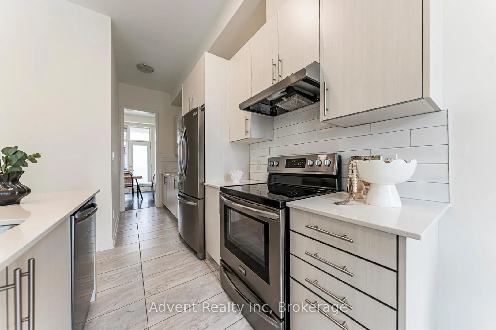 Photo 17 of 30 Brunet Drive, Vaughan, Vellore Village — HOMEH