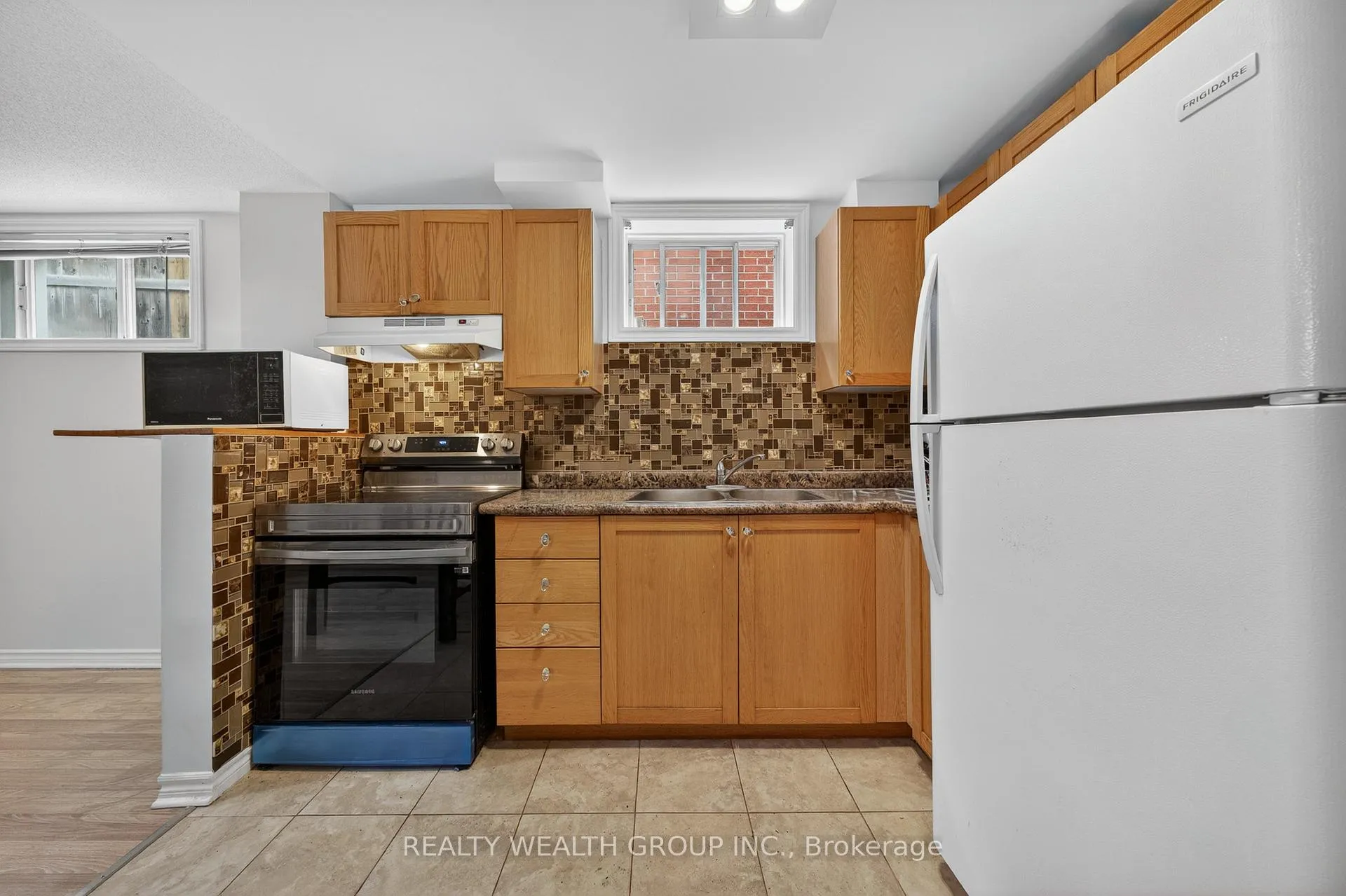 Photo 7 of Unit #Lower, 79 Hanmer Street E, Barrie, East Bayfield — HOMEH