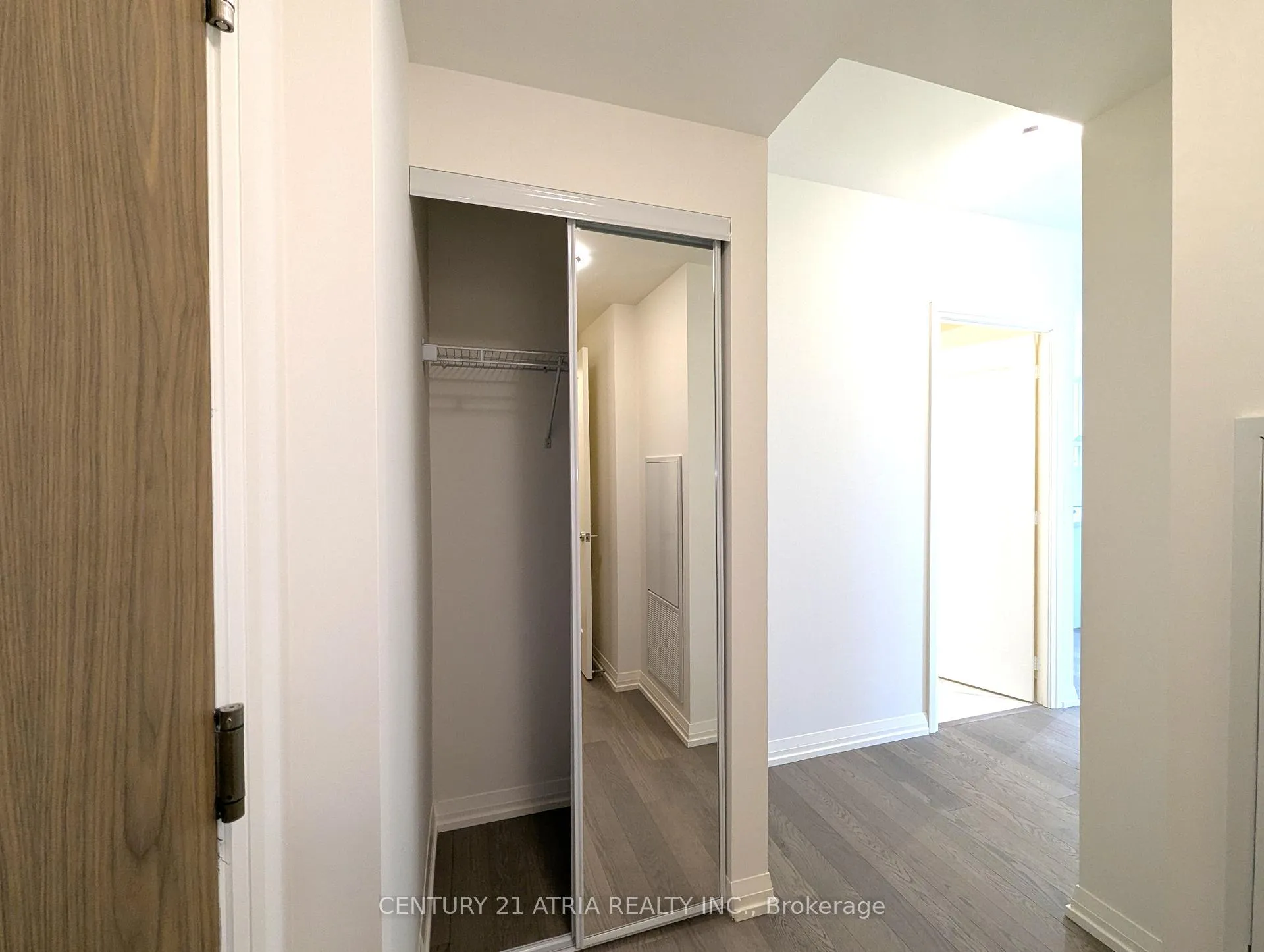 Photo 4 of Unit 2305, 27 Korda Gate, Vaughan, Vellore Village — HOMEH