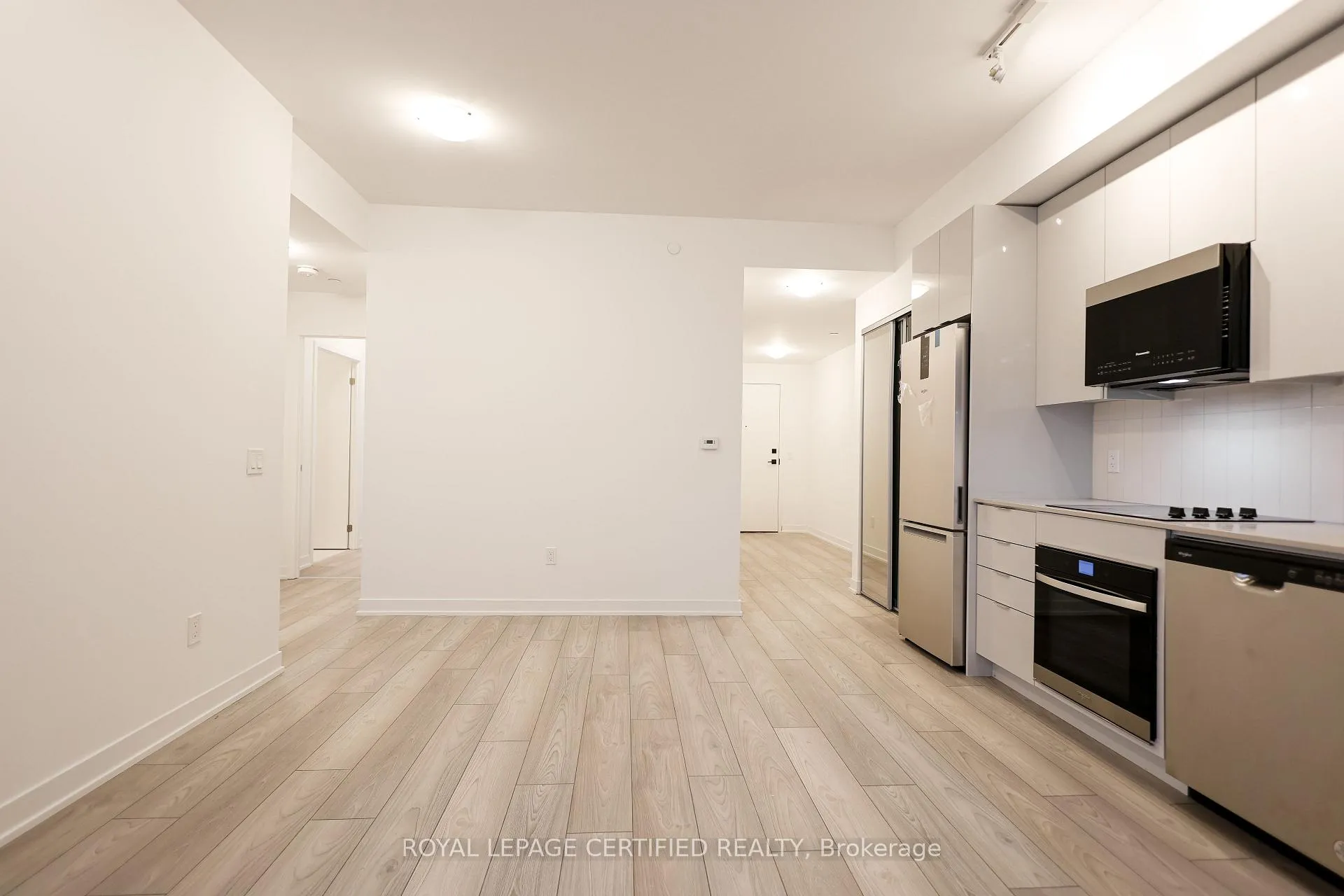 Photo 6 of Unit 1223, 498 Caldari Road, Vaughan, Concord — HOMEH