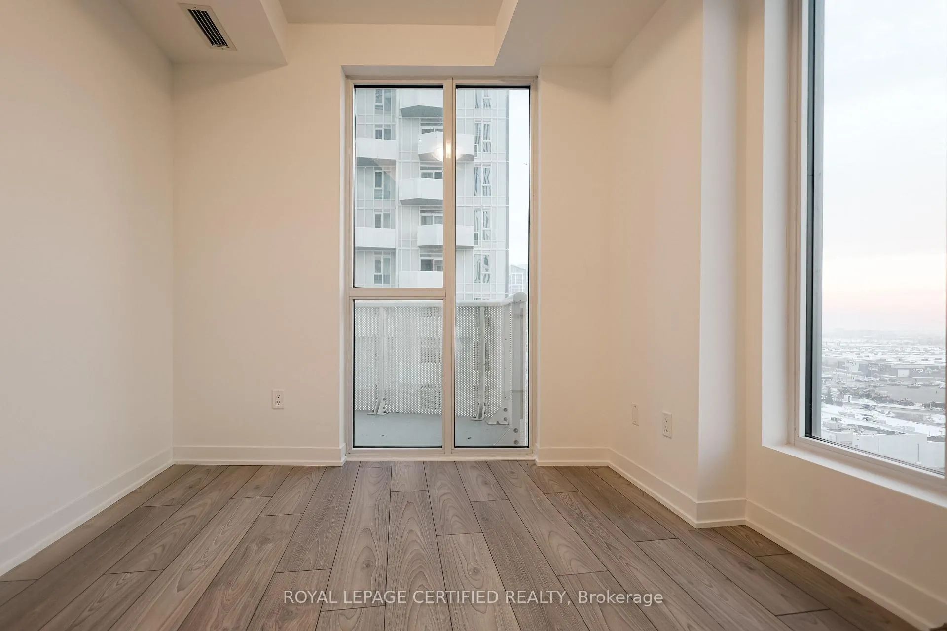Photo 13 of Unit 1223, 498 Caldari Road, Vaughan, Concord — HOMEH