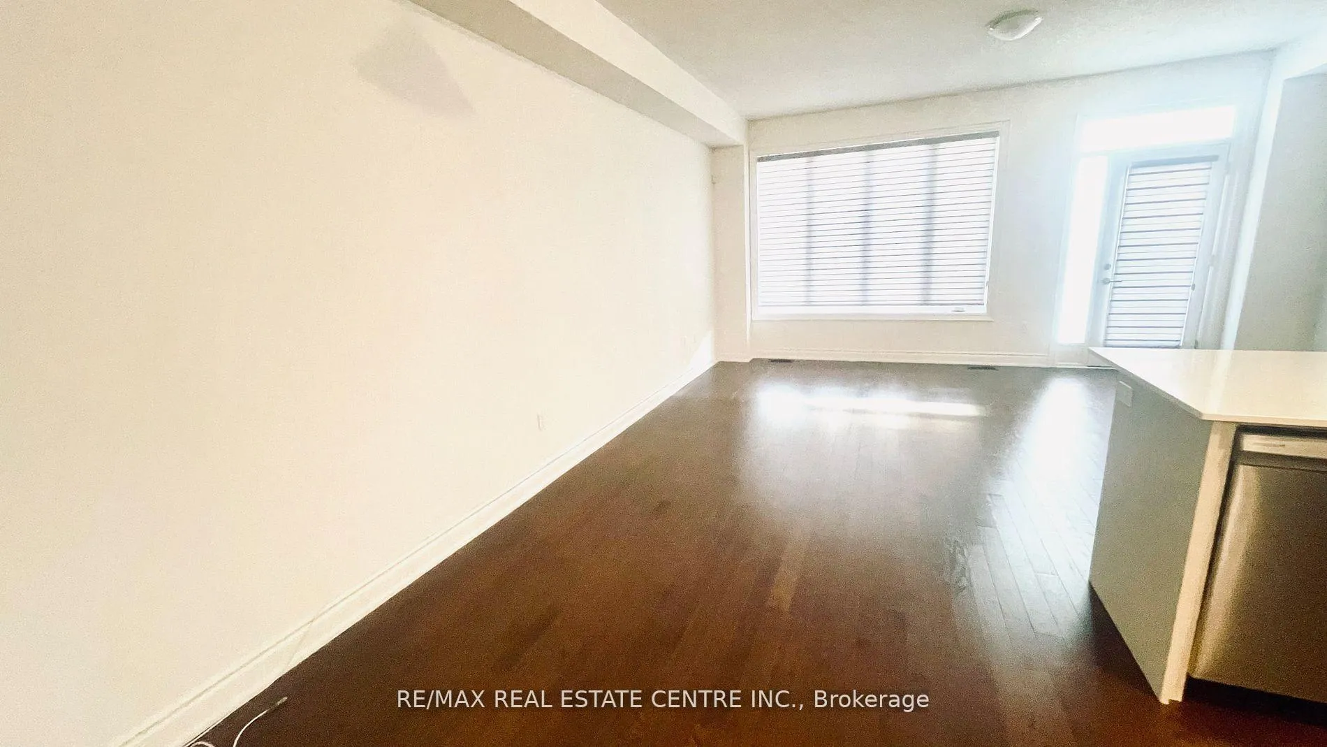 Photo 4 of 55 Bermondsey Way, Brampton, Bram West — HOMEH
