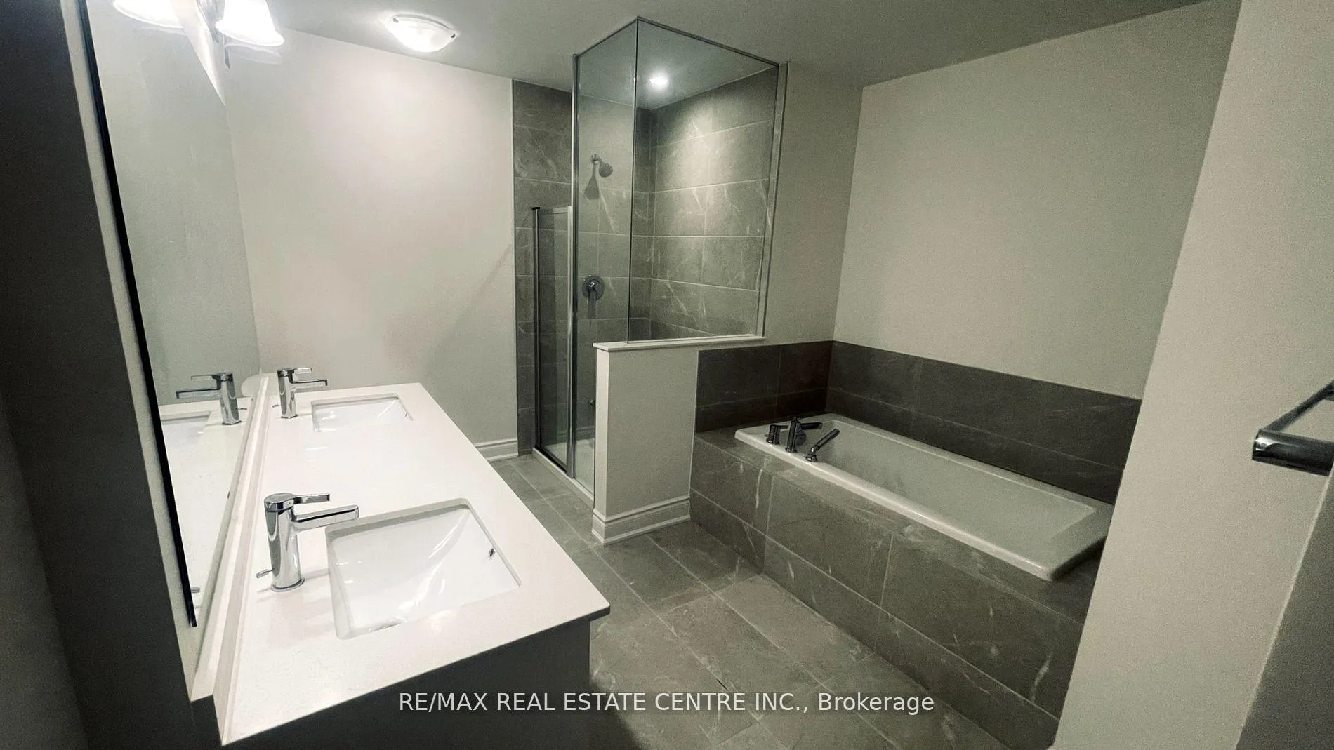 Photo 11 of 55 Bermondsey Way, Brampton, Bram West — HOMEH