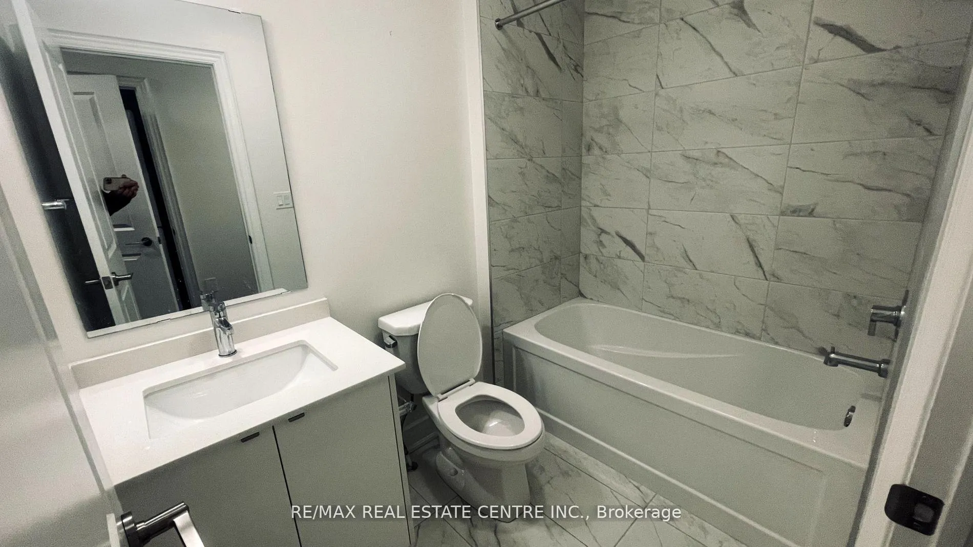 Photo 14 of 55 Bermondsey Way, Brampton, Bram West — HOMEH