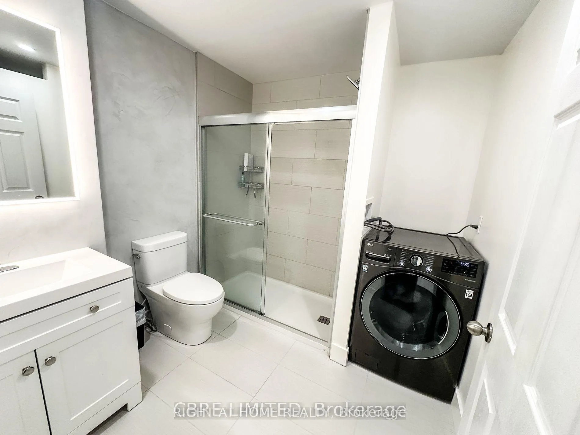 Photo 12 of Unit 402, 100 Bronte Road, Oakville, Bronte — HOMEH