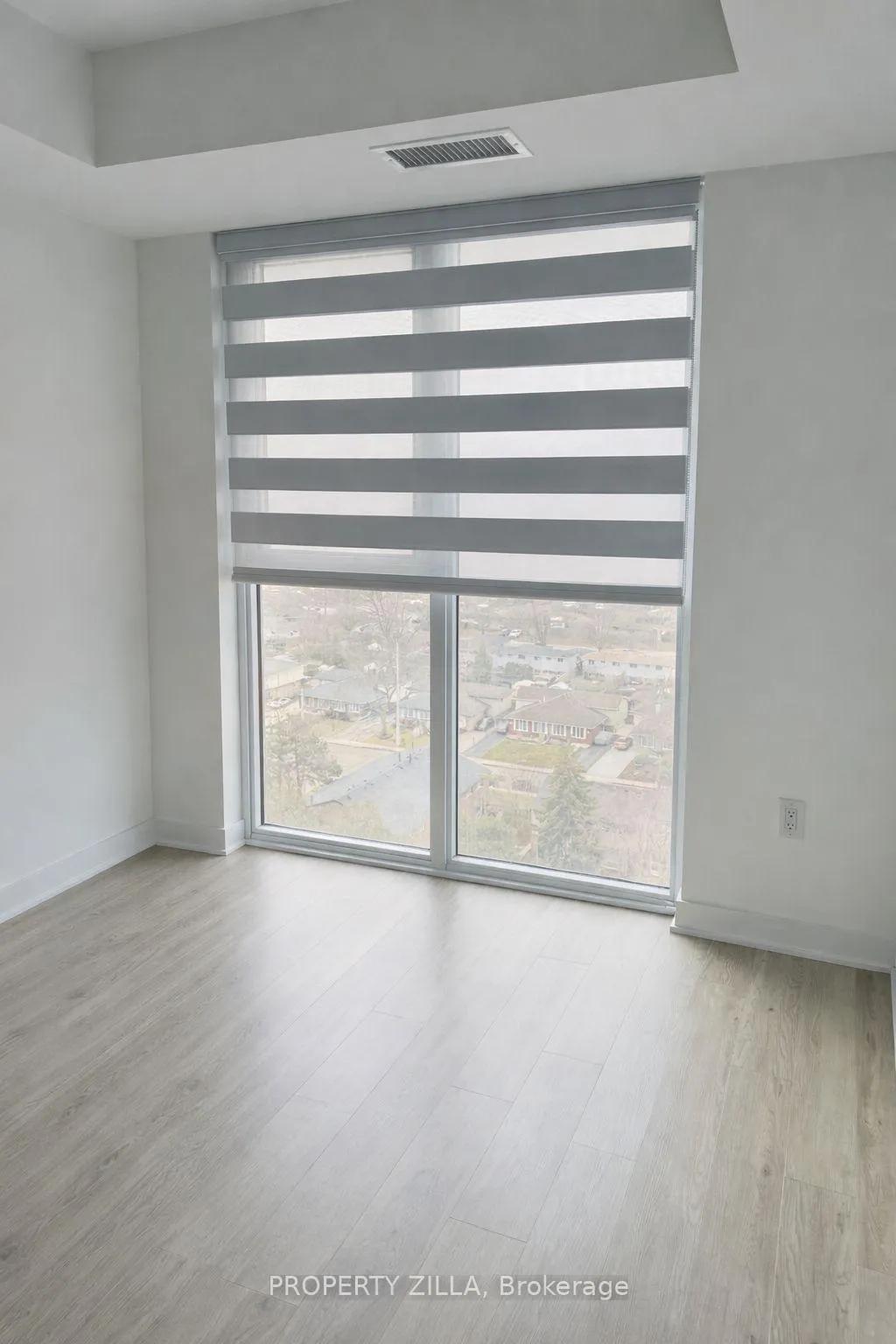 Photo 3 of Unit 1205, 2782 barton Street E, Hamilton, Riverdale — HOMEH