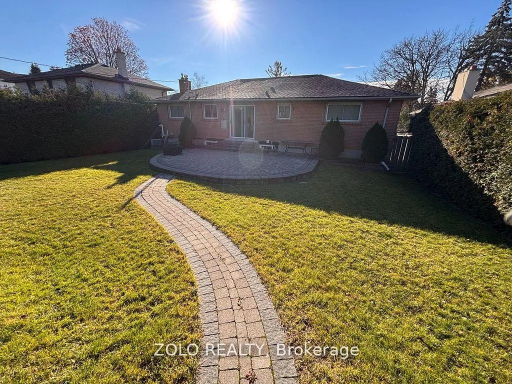 Photo 14 of 74 Ladyslipper Court, Markham, Bayview Glen — HOMEH