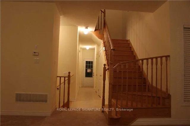 Photo 4 of Unit Upper, 61 Frenchpark Circle, Brampton, Credit Valley — HOMEH