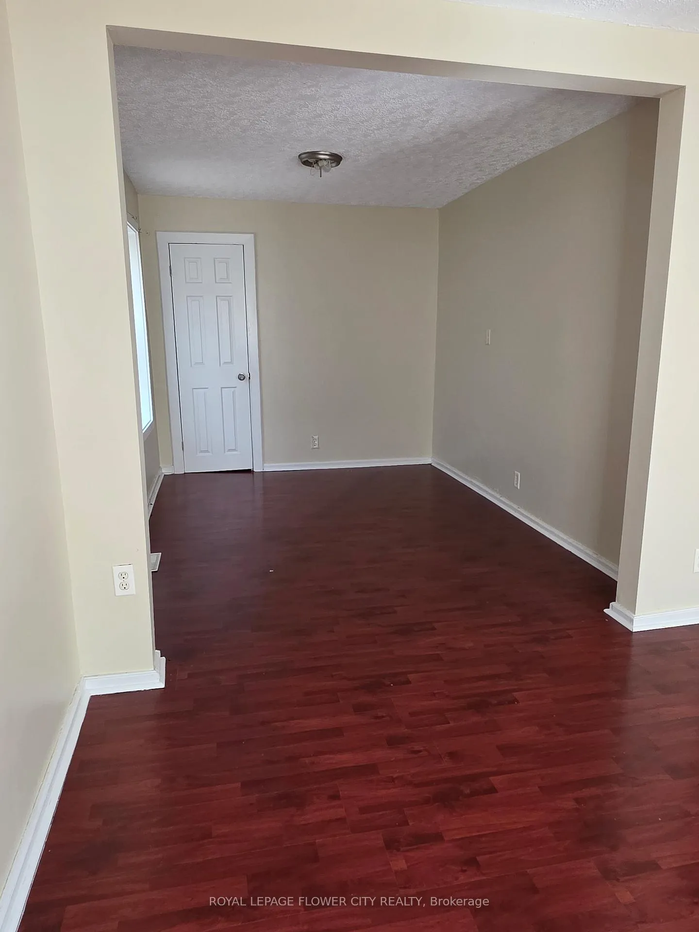 Photo 2 of 200 Hellems Avenue, Welland, Welland Downtown — HOMEH