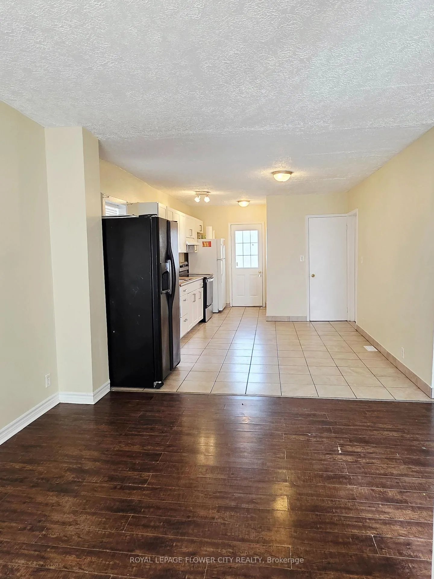 Photo 3 of 200 Hellems Avenue, Welland, Welland Downtown — HOMEH