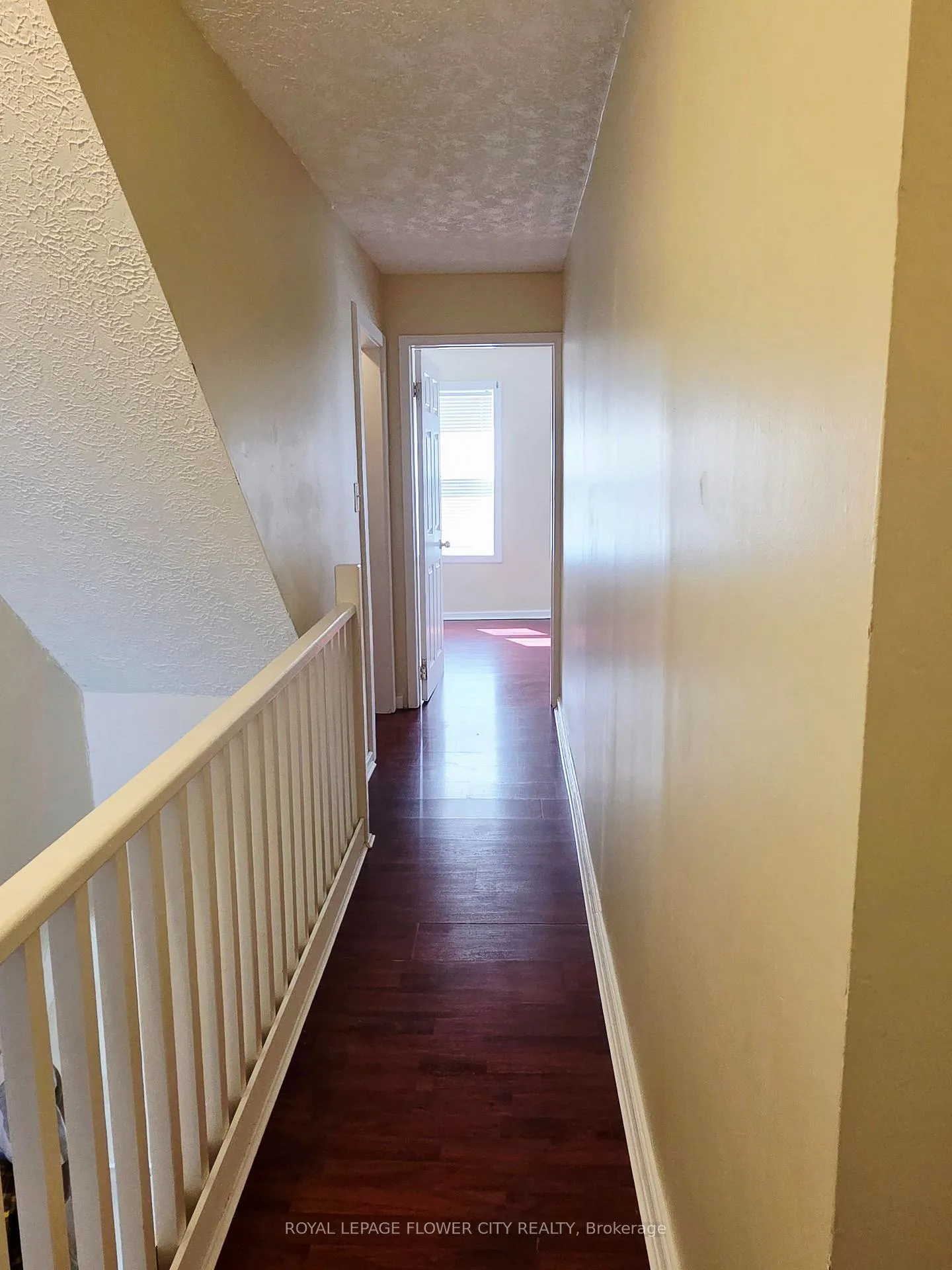 Photo 5 of 200 Hellems Avenue, Welland, Welland Downtown — HOMEH