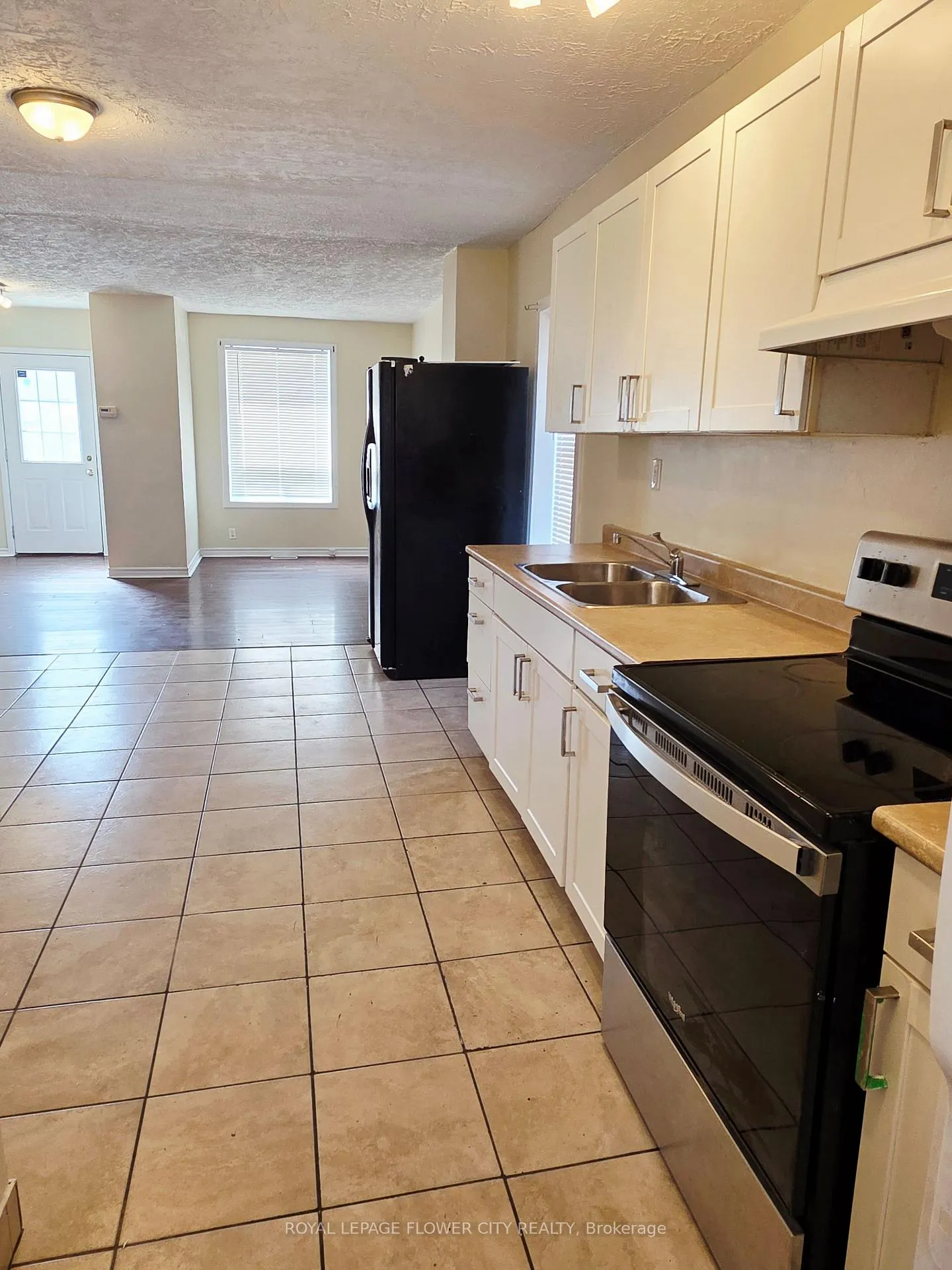 Photo 6 of 200 Hellems Avenue, Welland, Welland Downtown — HOMEH