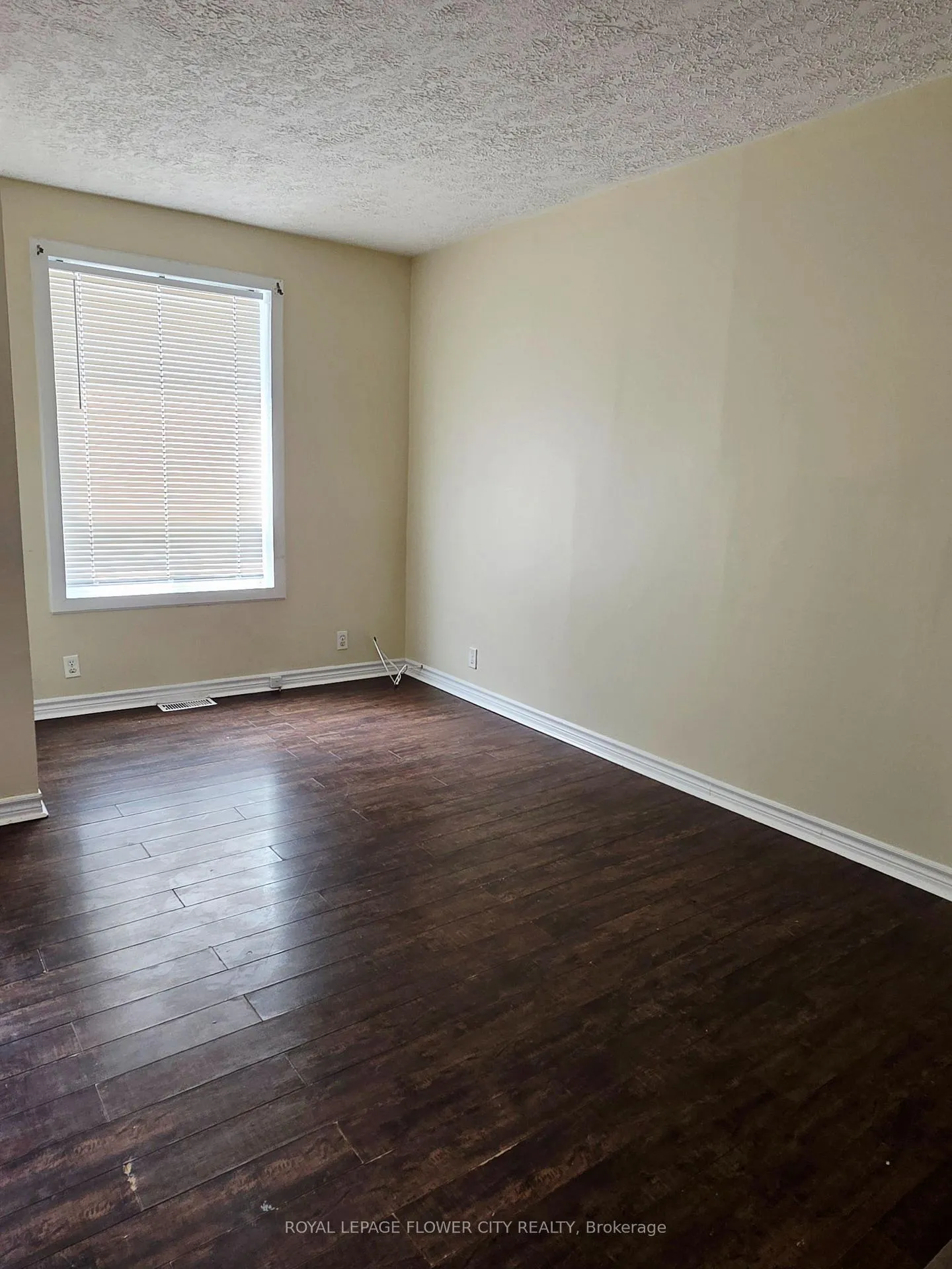 Photo 7 of 200 Hellems Avenue, Welland, Welland Downtown — HOMEH