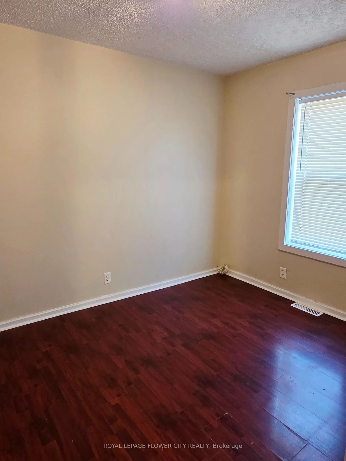 Photo 8 of 200 Hellems Avenue, Welland, Welland Downtown — HOMEH