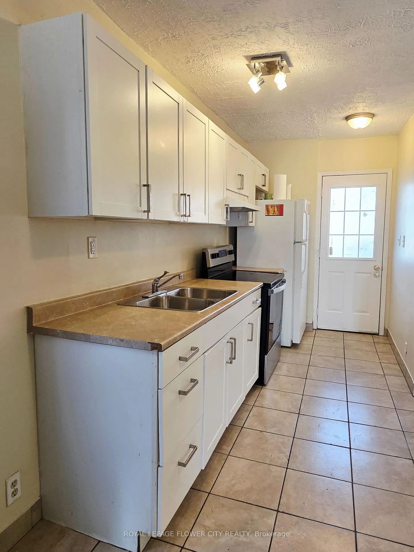 Photo 9 of 200 Hellems Avenue, Welland, Welland Downtown — HOMEH