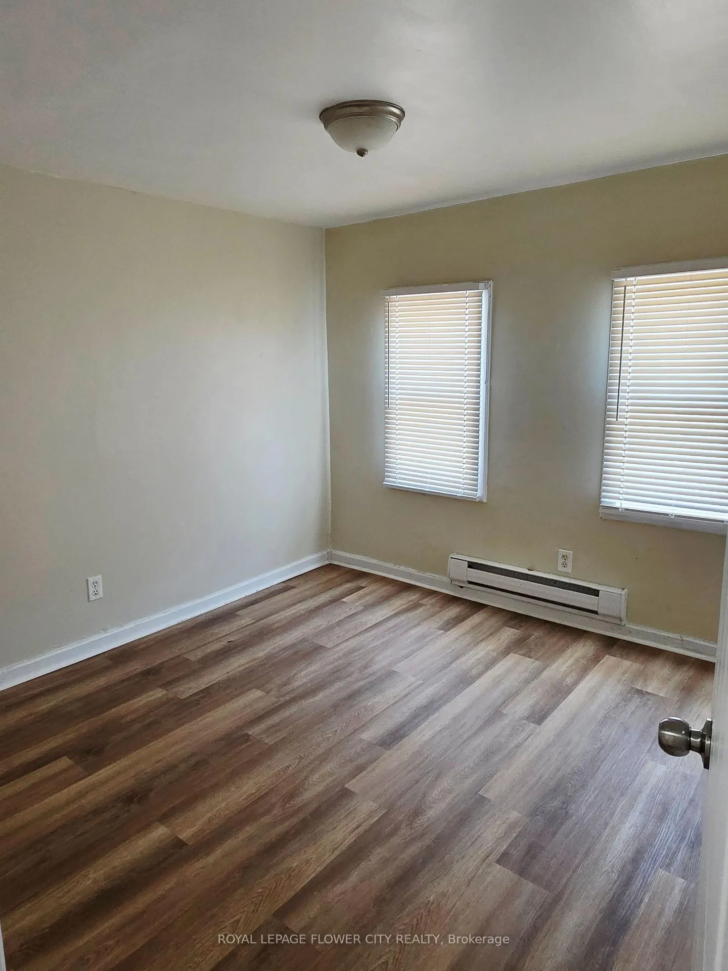 Photo 14 of 200 Hellems Avenue, Welland, Welland Downtown — HOMEH