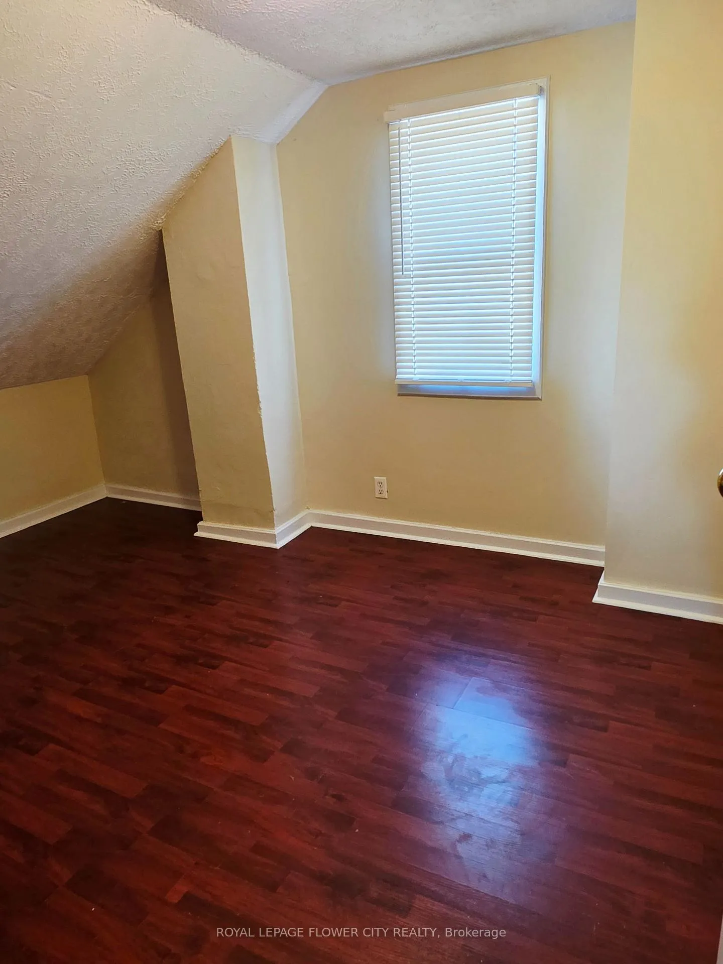 Photo 16 of 200 Hellems Avenue, Welland, Welland Downtown — HOMEH