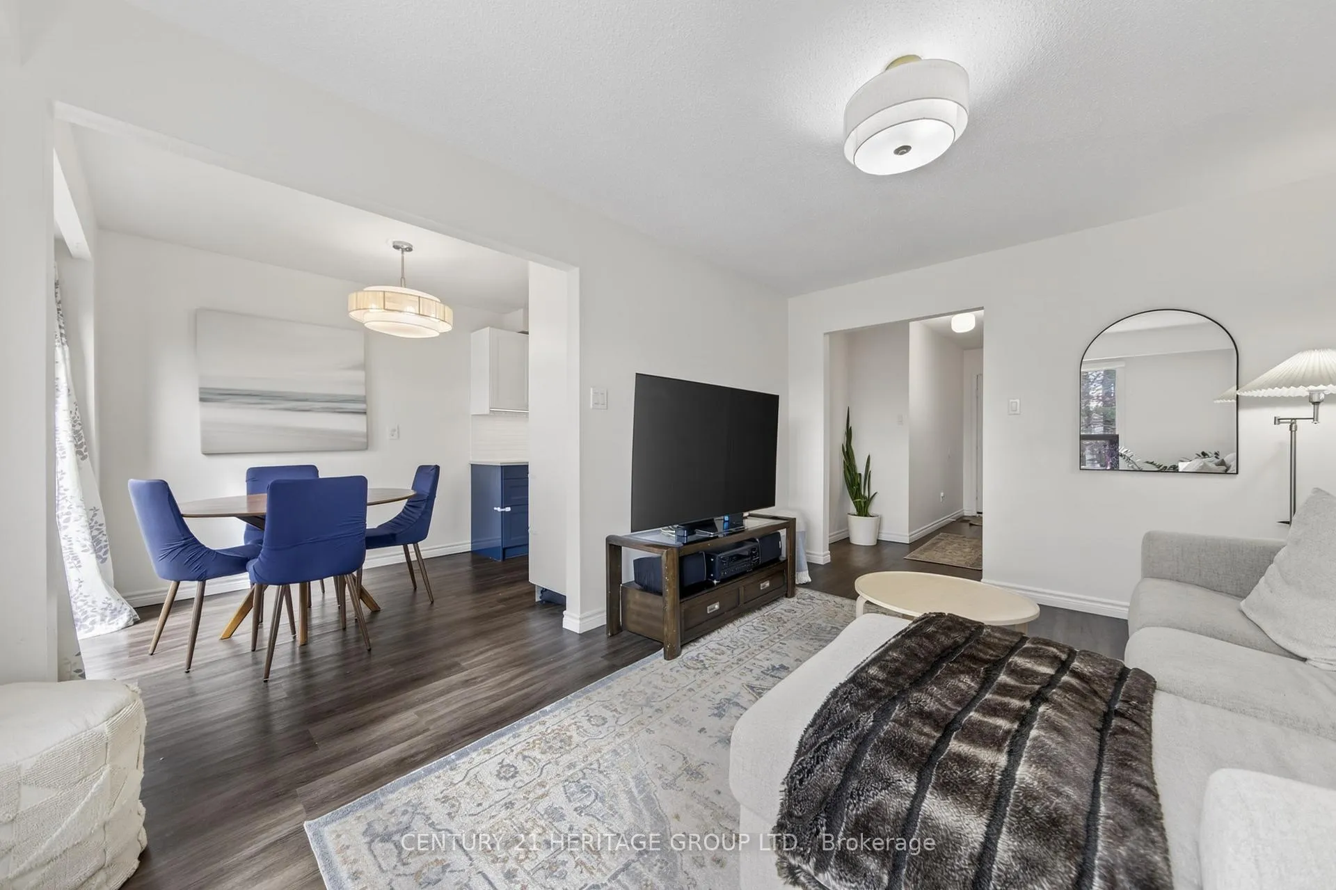 Photo 7 of 17 Burns Circle, Barrie, Letitia Heights — HOMEH