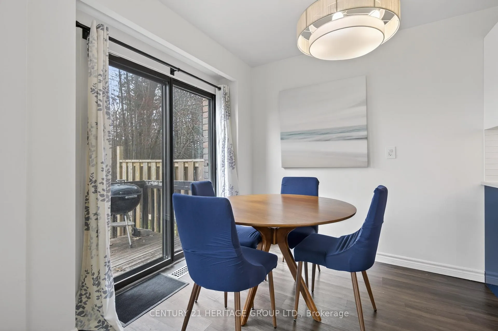 Photo 9 of 17 Burns Circle, Barrie, Letitia Heights — HOMEH