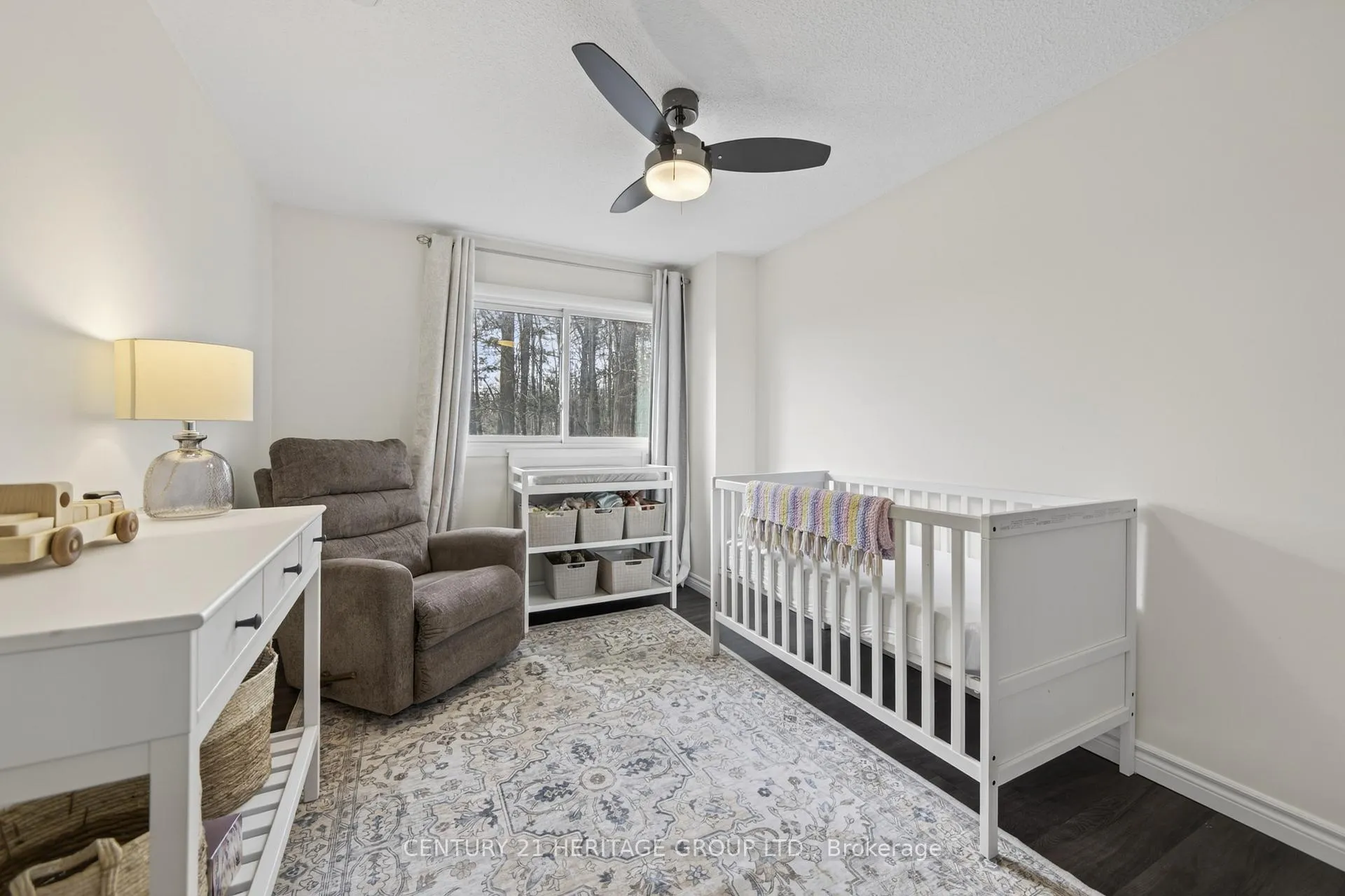 Photo 16 of 17 Burns Circle, Barrie, Letitia Heights — HOMEH