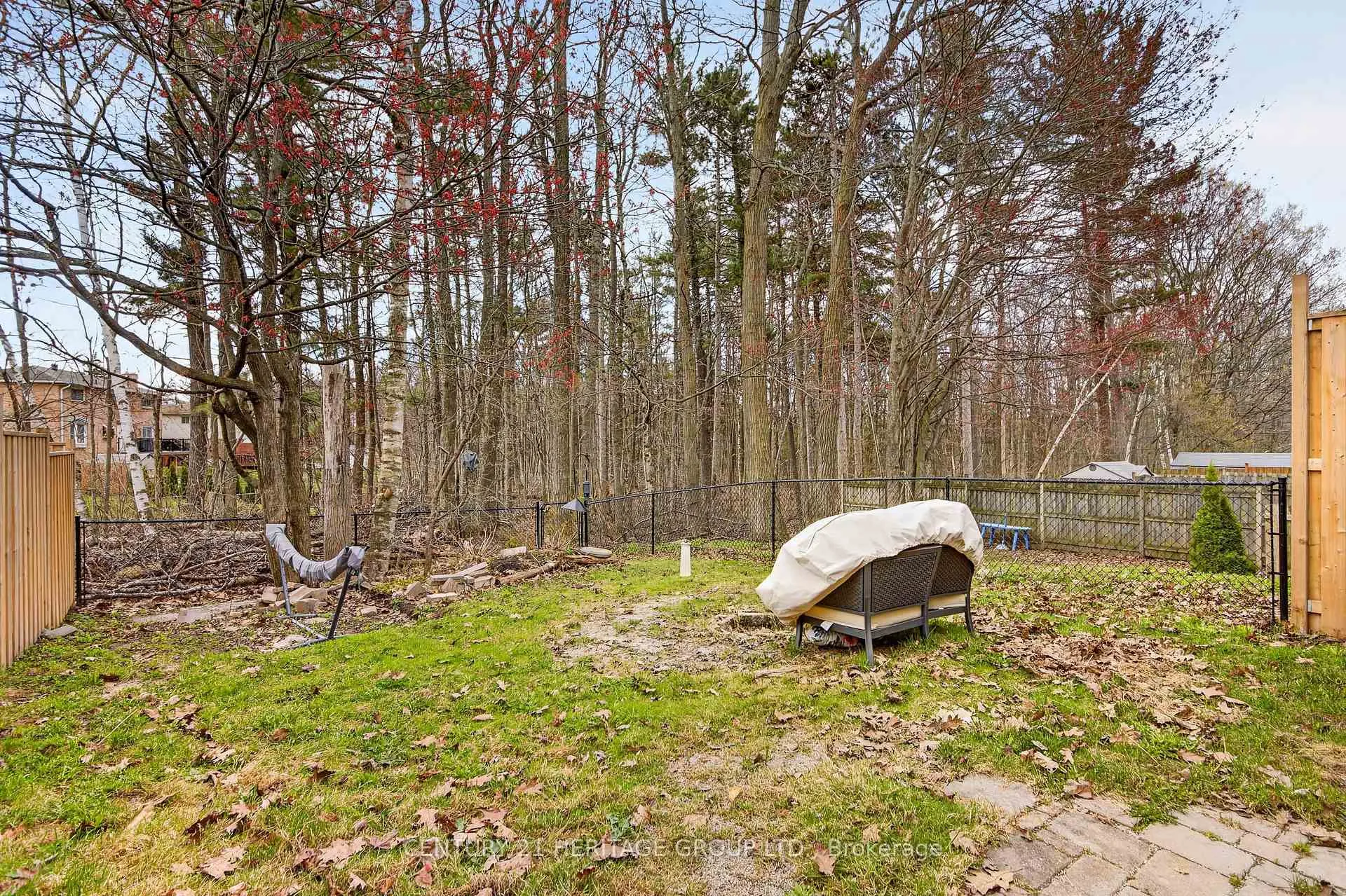 Photo 20 of 17 Burns Circle, Barrie, Letitia Heights — HOMEH