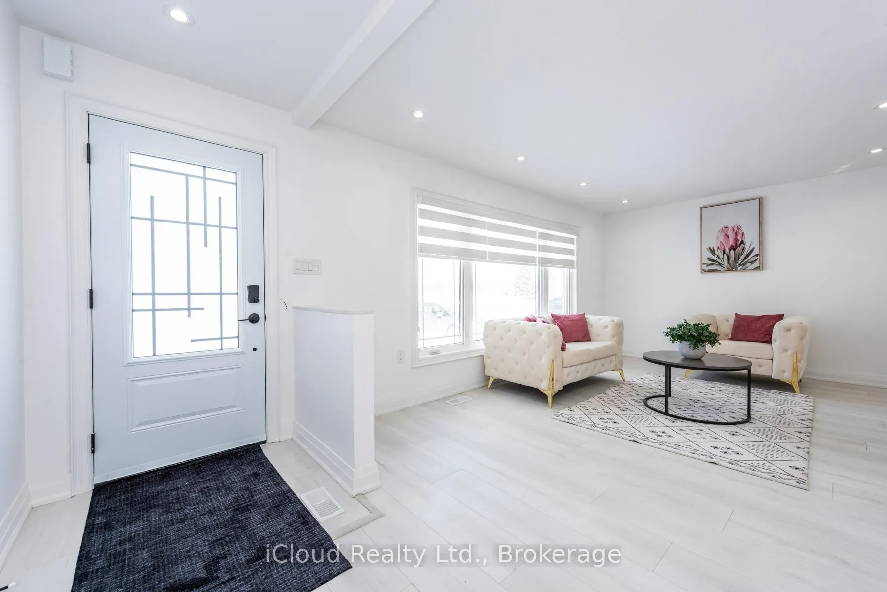 Photo 3 of 105 Avondale Boulevard, Brampton, Avondale — HOMEH
