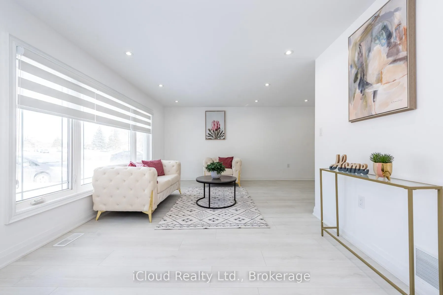 Photo 5 of 105 Avondale Boulevard, Brampton, Avondale — HOMEH