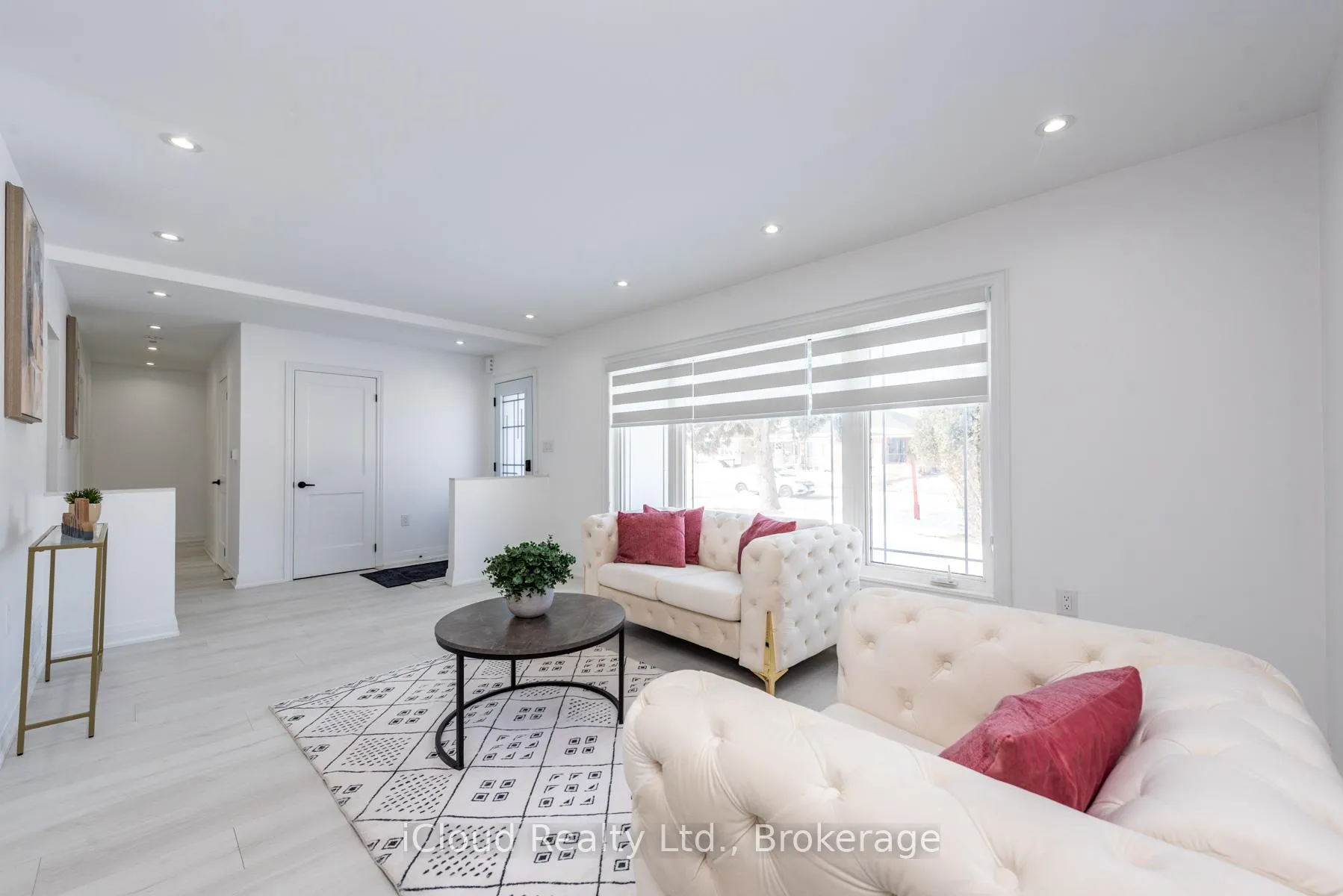Photo 6 of 105 Avondale Boulevard, Brampton, Avondale — HOMEH