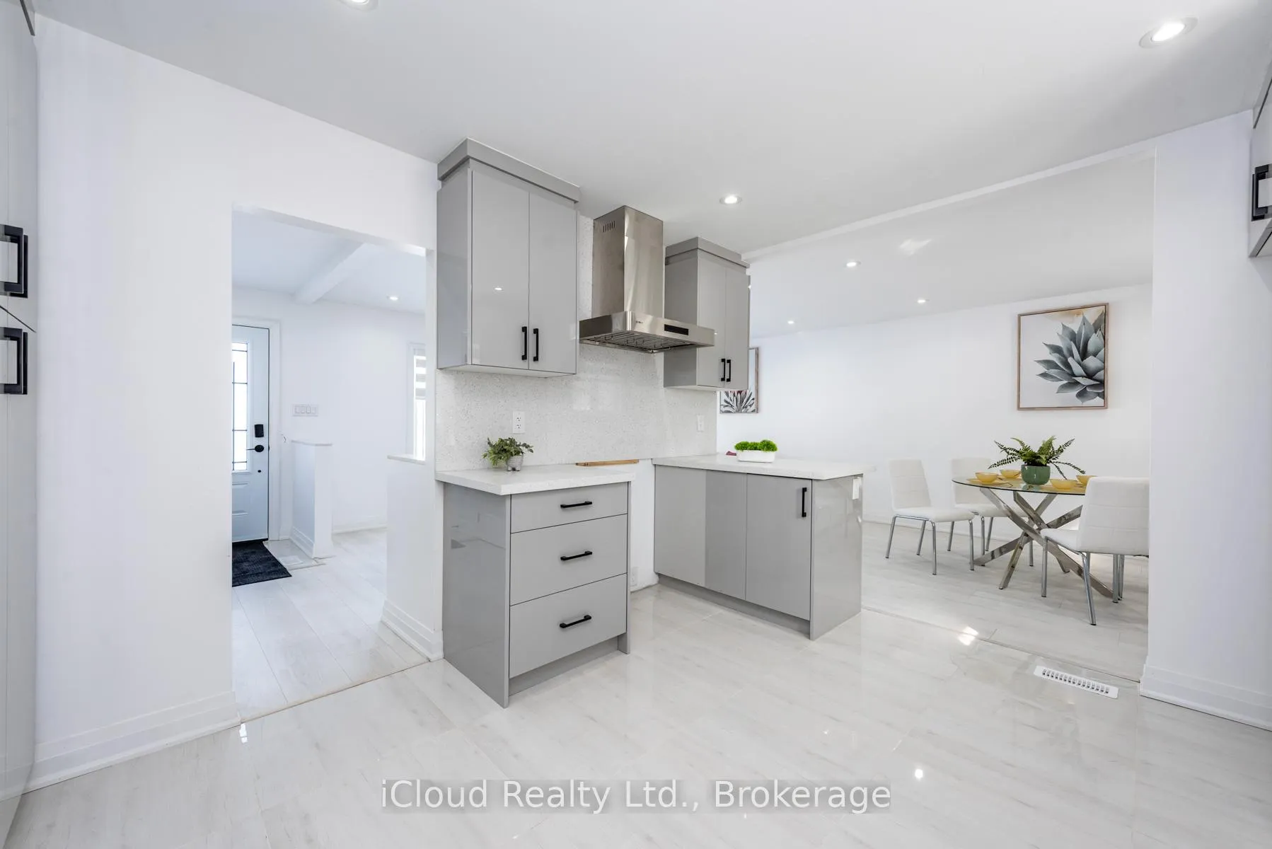 Photo 14 of 105 Avondale Boulevard, Brampton, Avondale — HOMEH