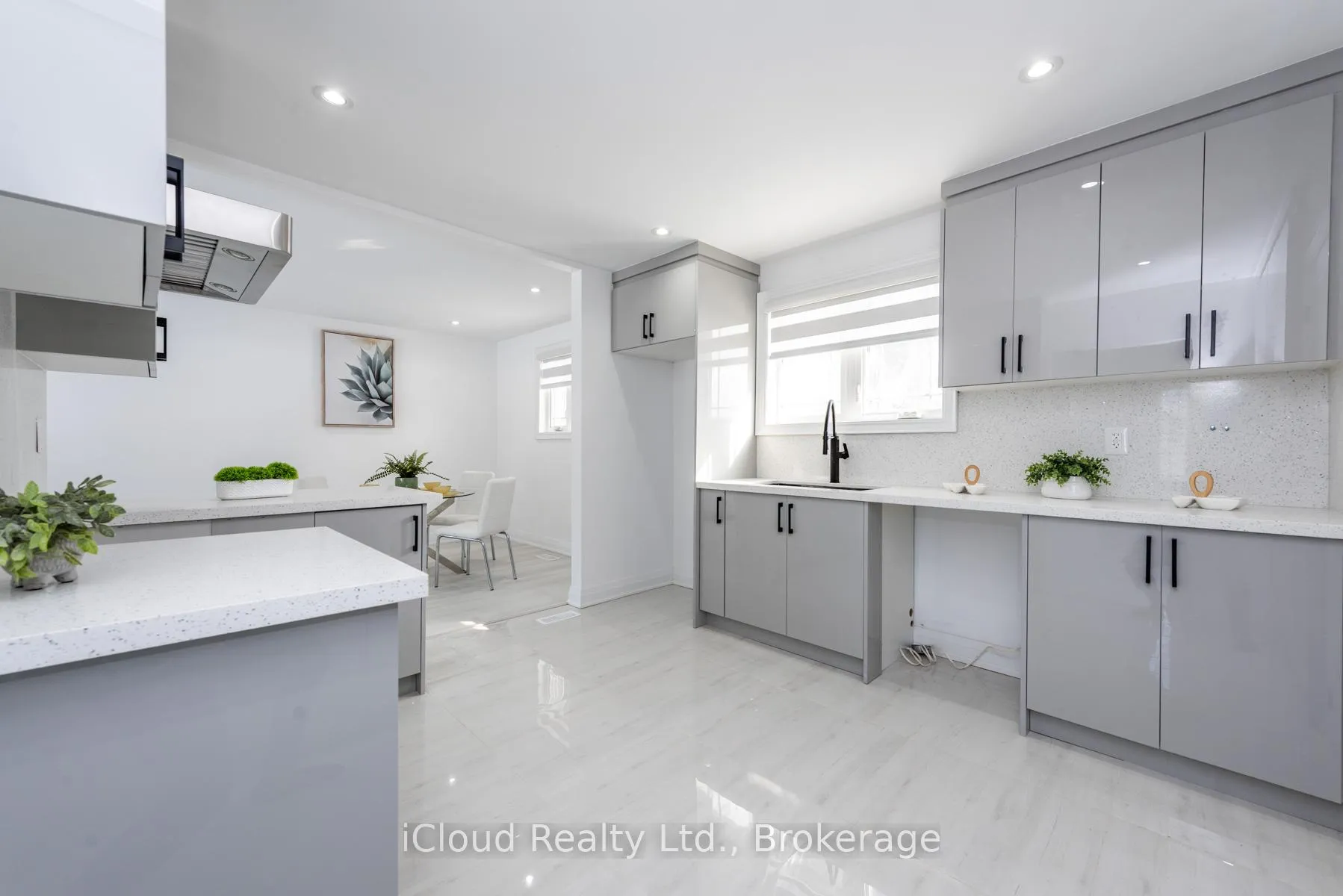 Photo 15 of 105 Avondale Boulevard, Brampton, Avondale — HOMEH