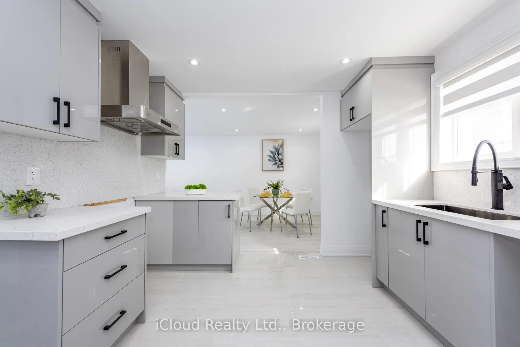 Photo 16 of 105 Avondale Boulevard, Brampton, Avondale — HOMEH