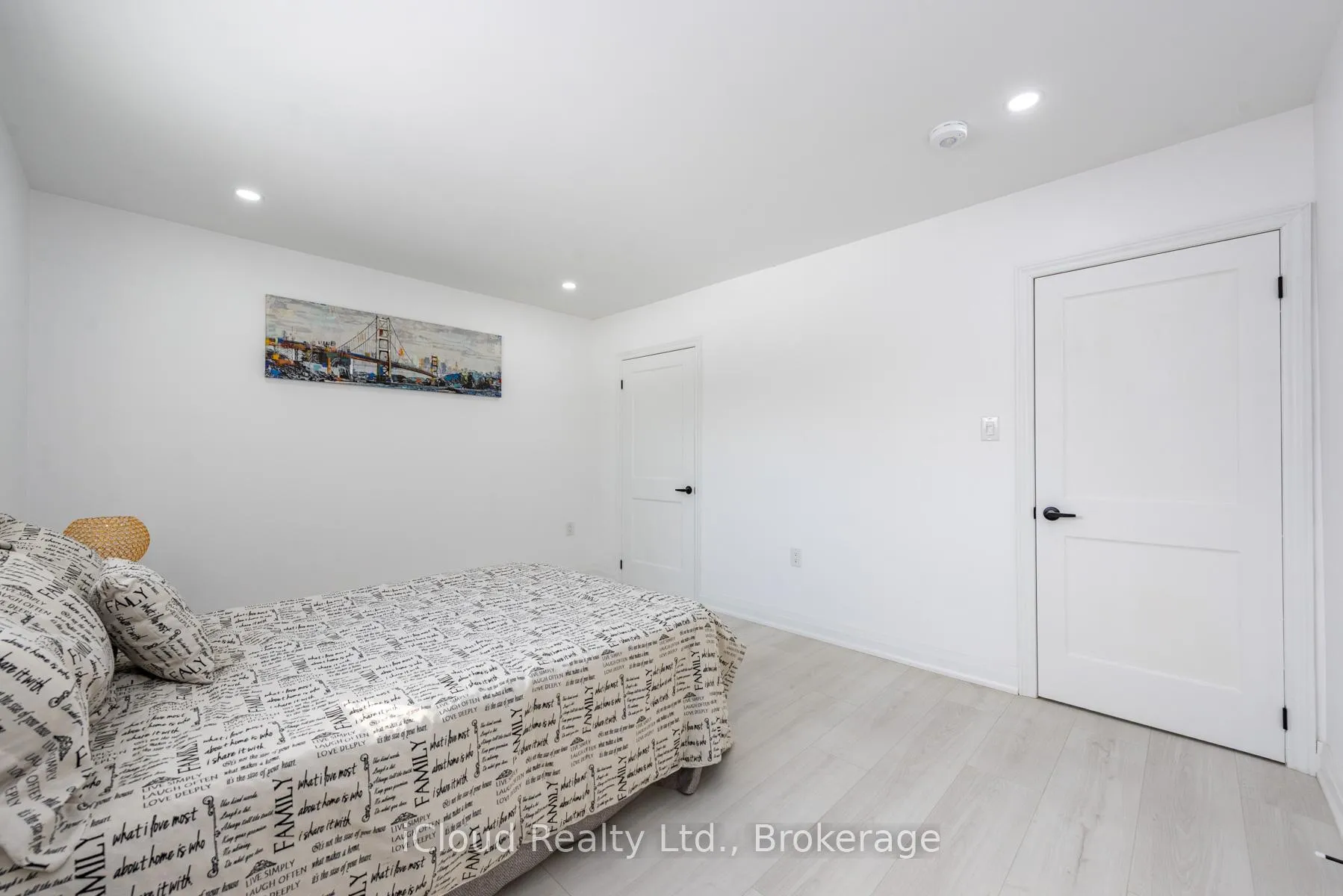 Photo 22 of 105 Avondale Boulevard, Brampton, Avondale — HOMEH