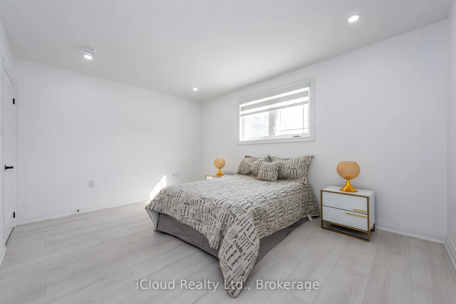 Photo 24 of 105 Avondale Boulevard, Brampton, Avondale — HOMEH