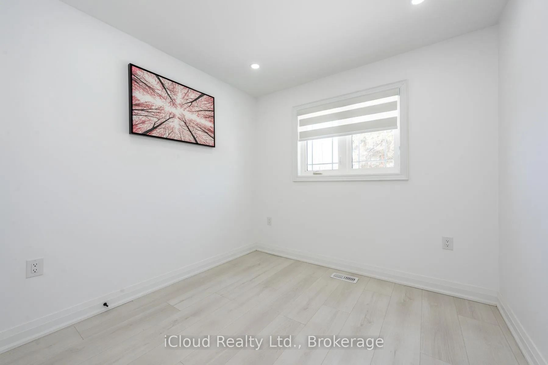 Photo 28 of 105 Avondale Boulevard, Brampton, Avondale — HOMEH