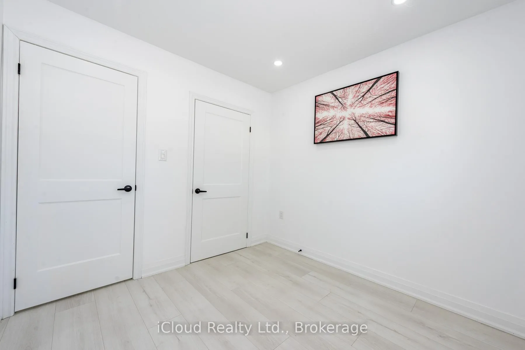 Photo 29 of 105 Avondale Boulevard, Brampton, Avondale — HOMEH