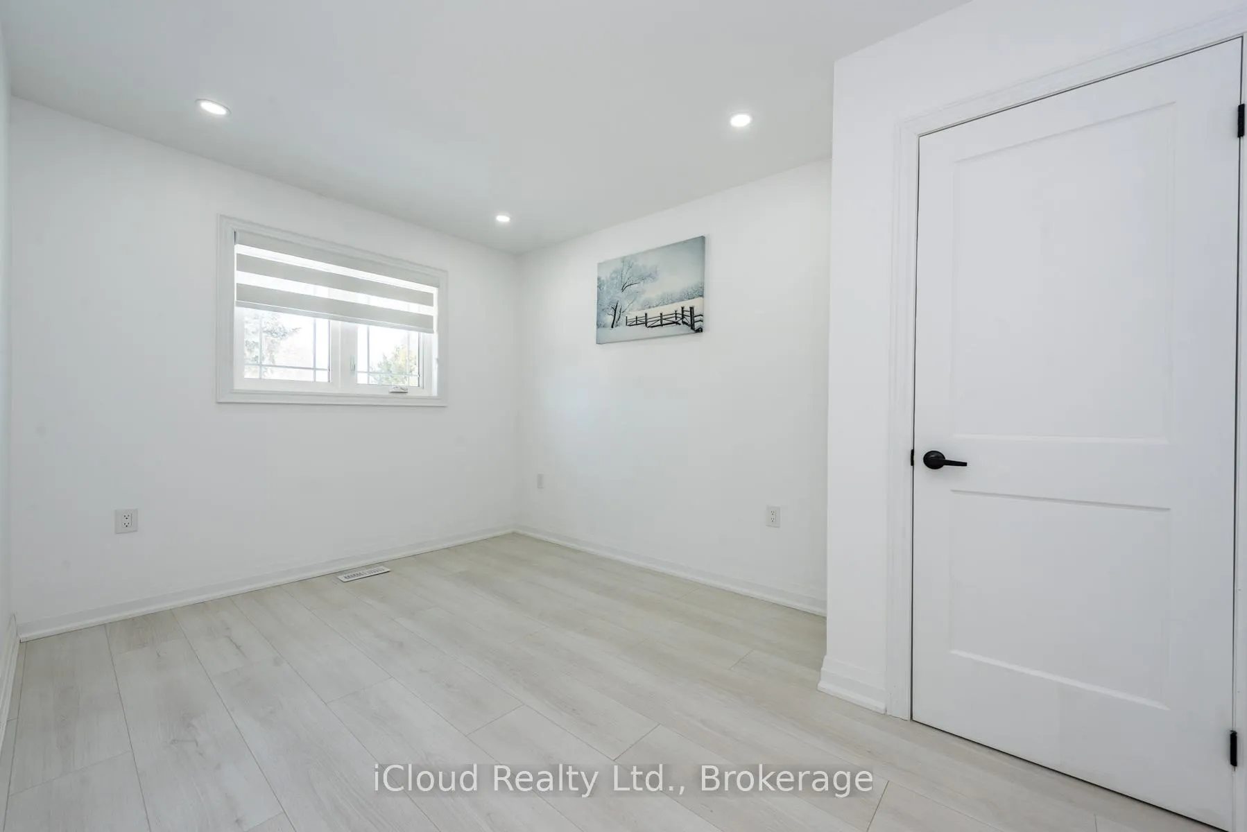Photo 30 of 105 Avondale Boulevard, Brampton, Avondale — HOMEH