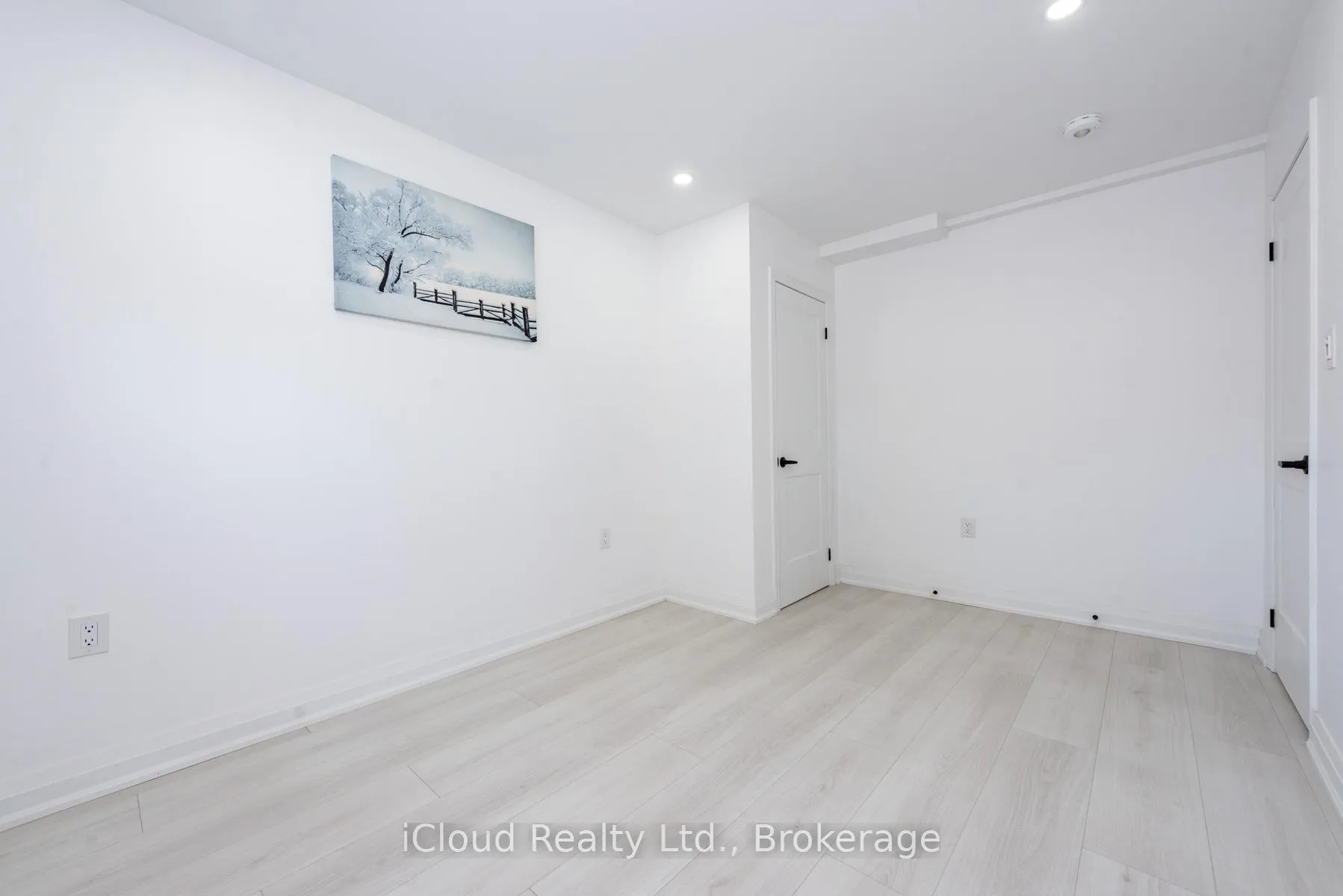 Photo 31 of 105 Avondale Boulevard, Brampton, Avondale — HOMEH