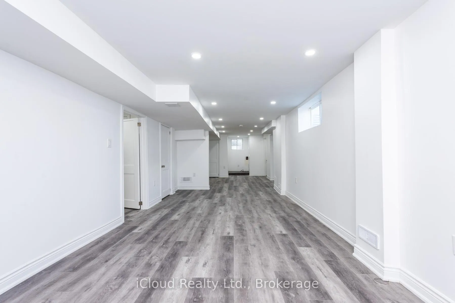 Photo 38 of 105 Avondale Boulevard, Brampton, Avondale — HOMEH