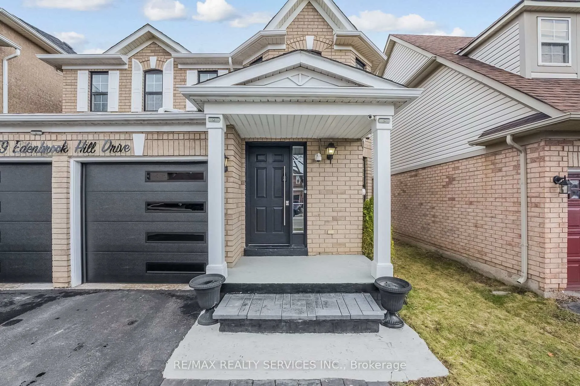 Photo 4 of 359 Edenbrook Hill Drive, Brampton, Fletcher's Meadow — HOMEH