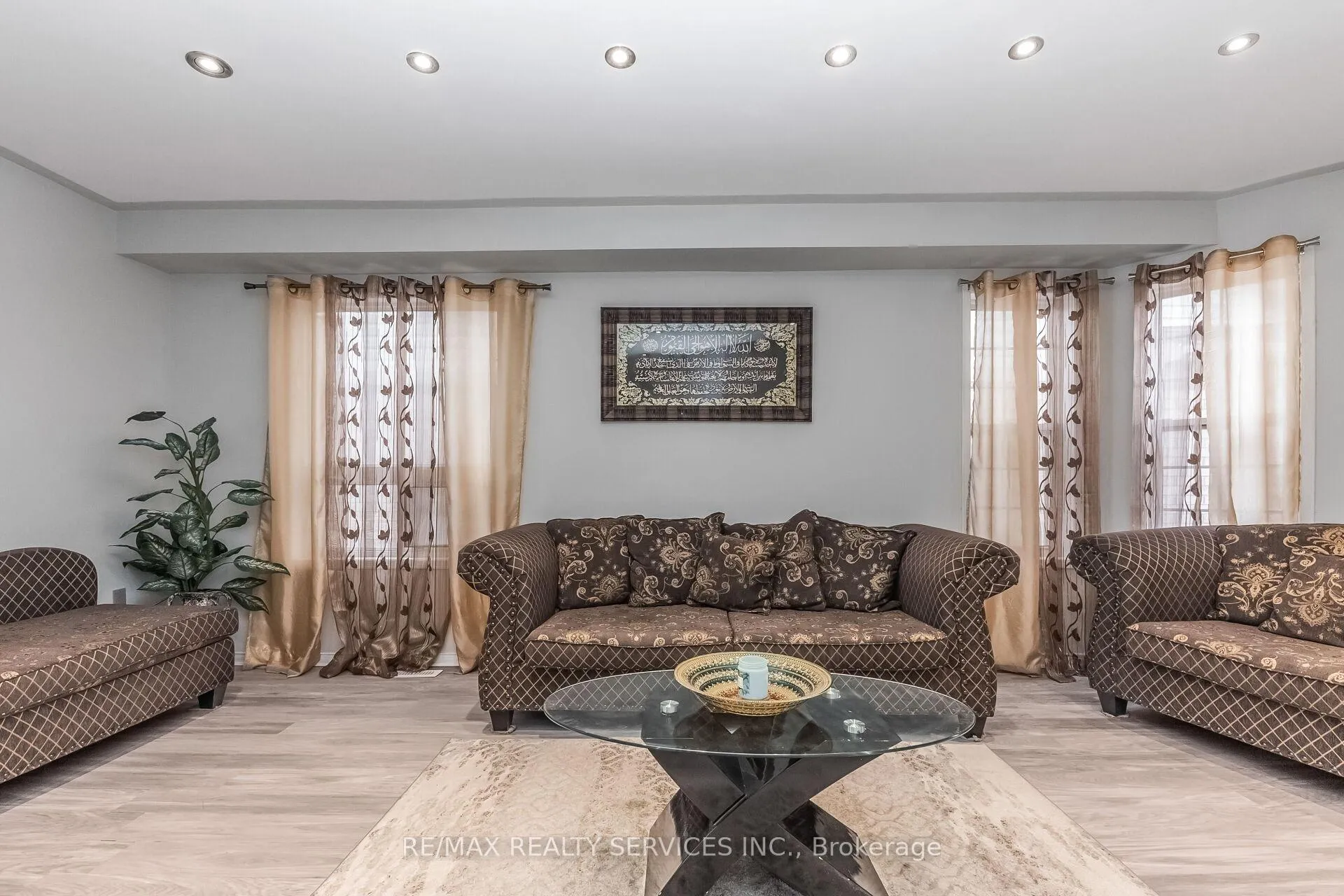 Photo 8 of 359 Edenbrook Hill Drive, Brampton, Fletcher's Meadow — HOMEH