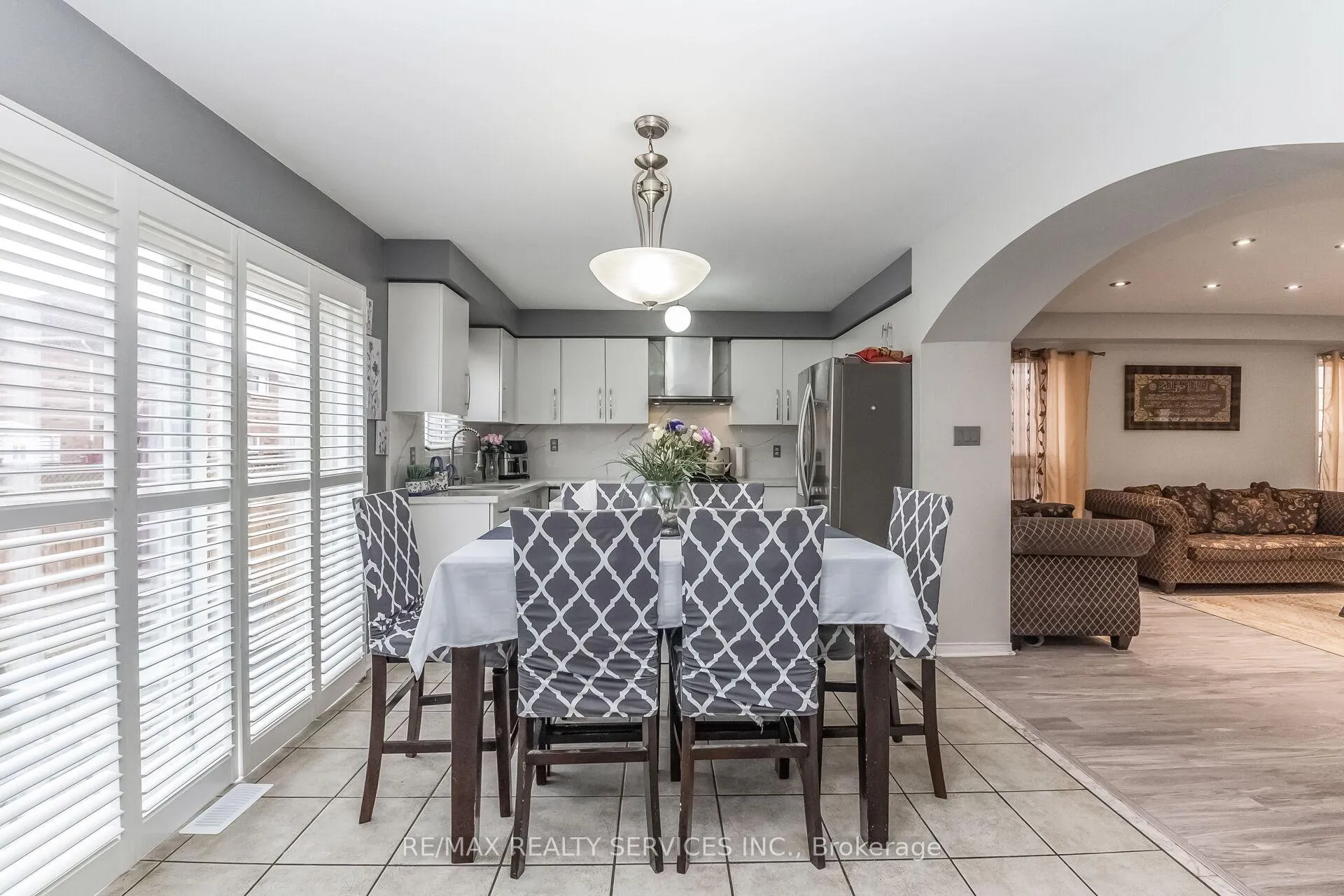 Photo 13 of 359 Edenbrook Hill Drive, Brampton, Fletcher's Meadow — HOMEH