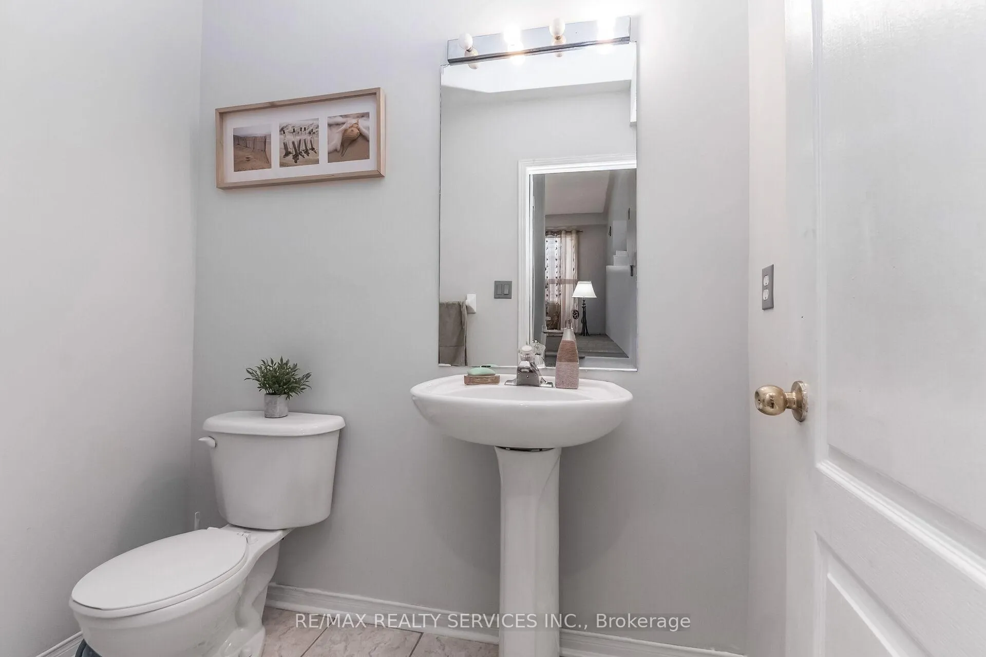 Photo 17 of 359 Edenbrook Hill Drive, Brampton, Fletcher's Meadow — HOMEH