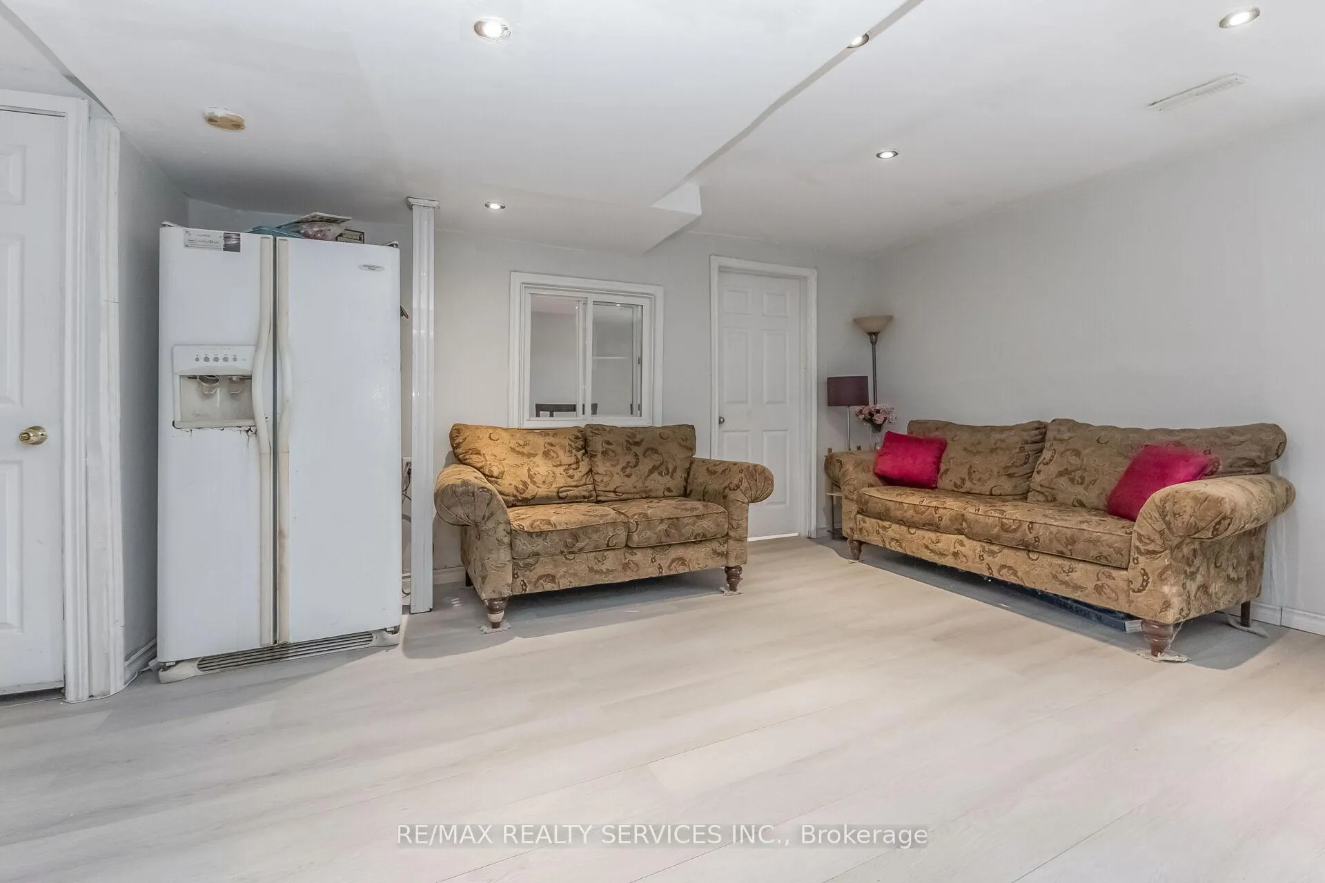 Photo 29 of 359 Edenbrook Hill Drive, Brampton, Fletcher's Meadow — HOMEH