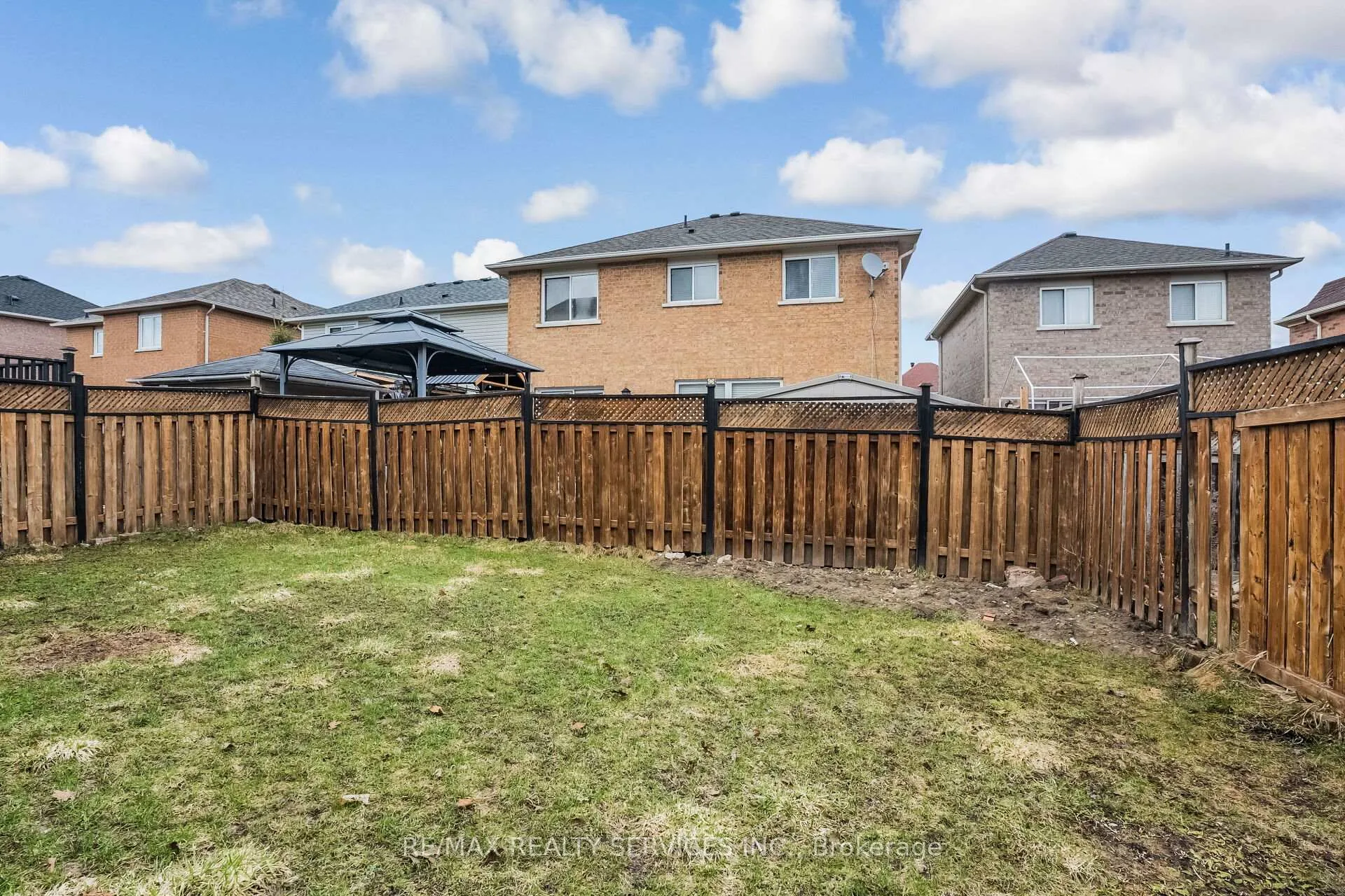 Photo 35 of 359 Edenbrook Hill Drive, Brampton, Fletcher's Meadow — HOMEH