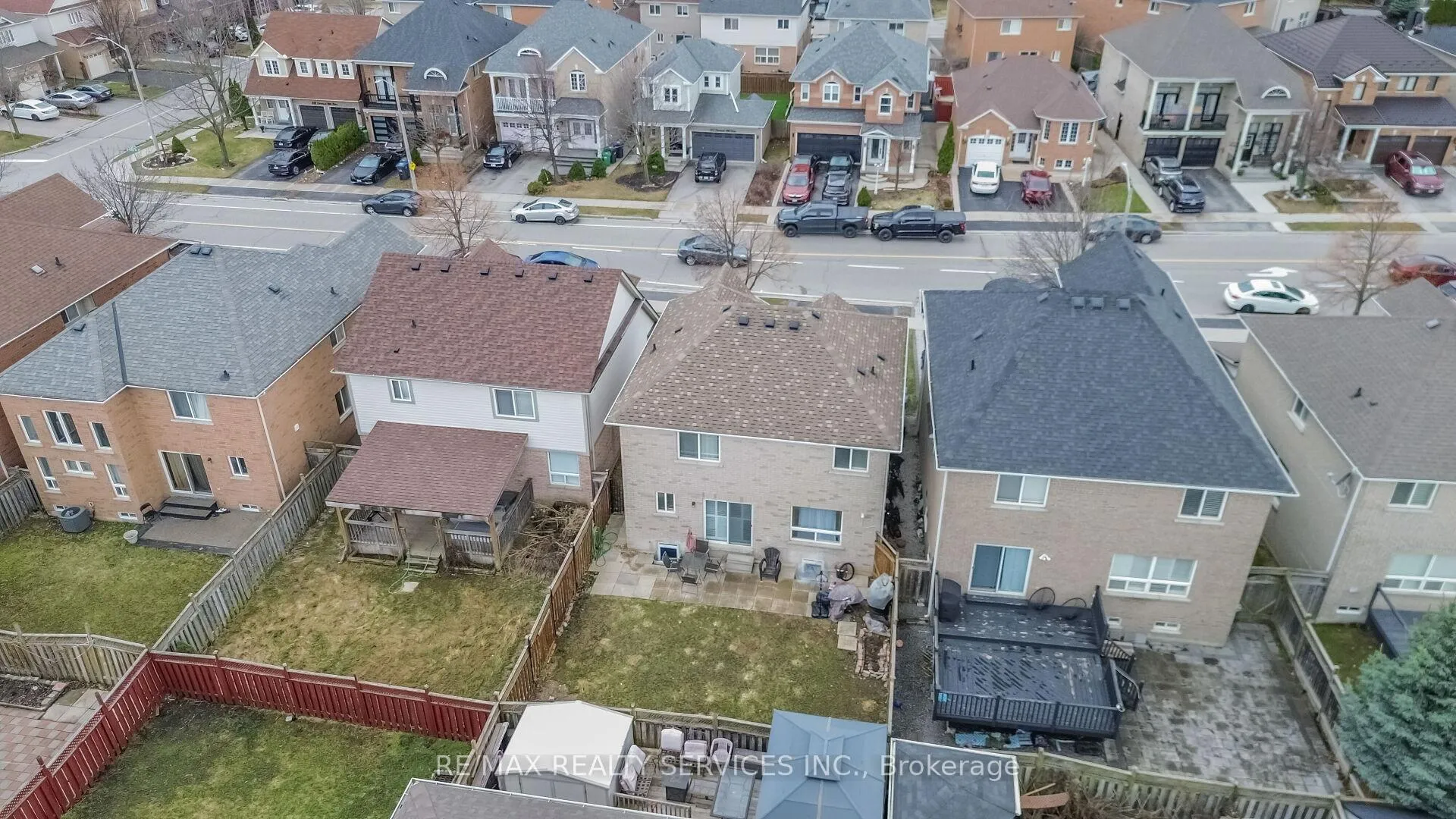 Photo 37 of 359 Edenbrook Hill Drive, Brampton, Fletcher's Meadow — HOMEH