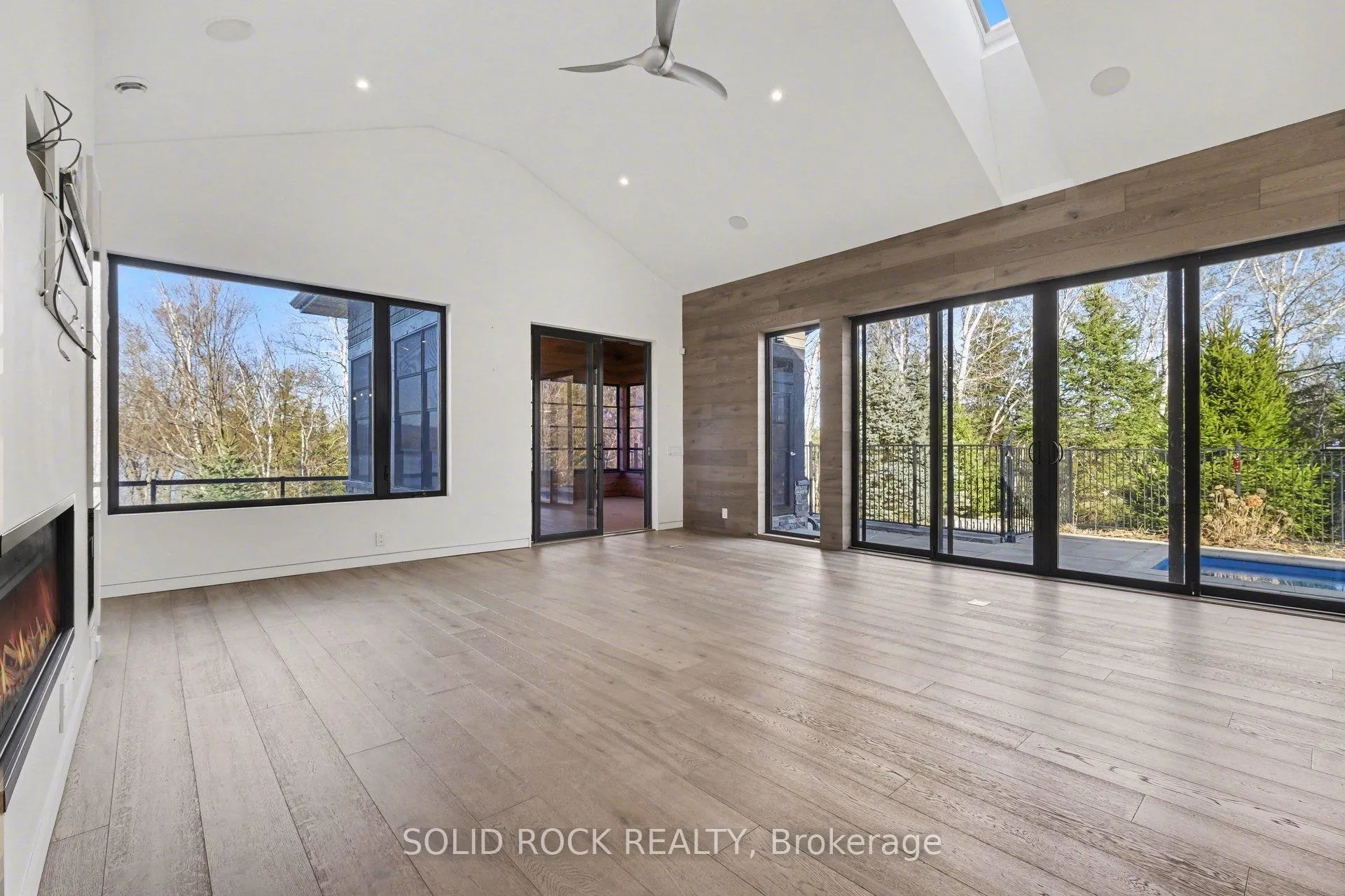 Photo 7 of 19 Neely Street, Ottawa, Kanata - Kanata (North East) — HOMEH