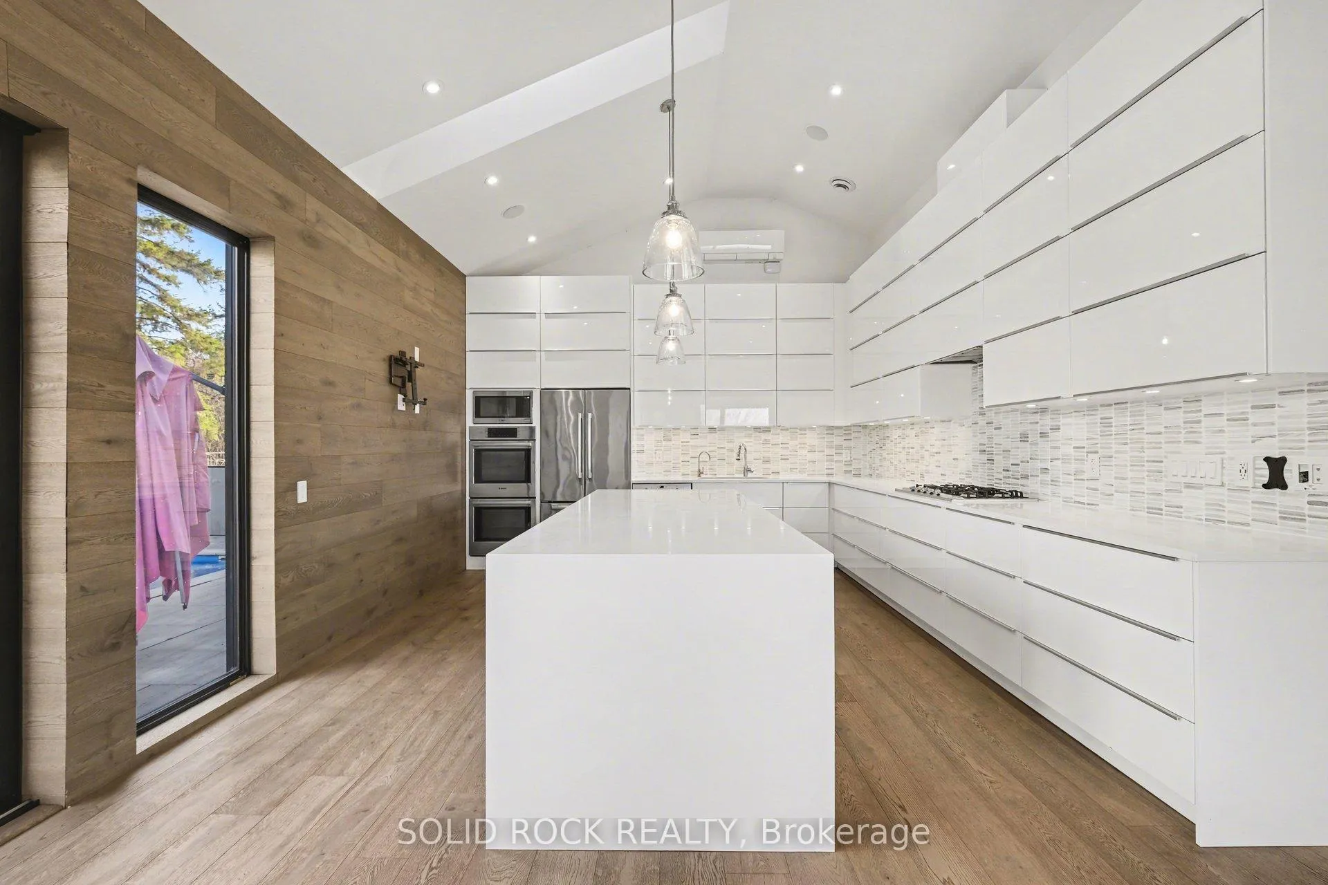 Photo 13 of 19 Neely Street, Ottawa, Kanata - Kanata (North East) — HOMEH