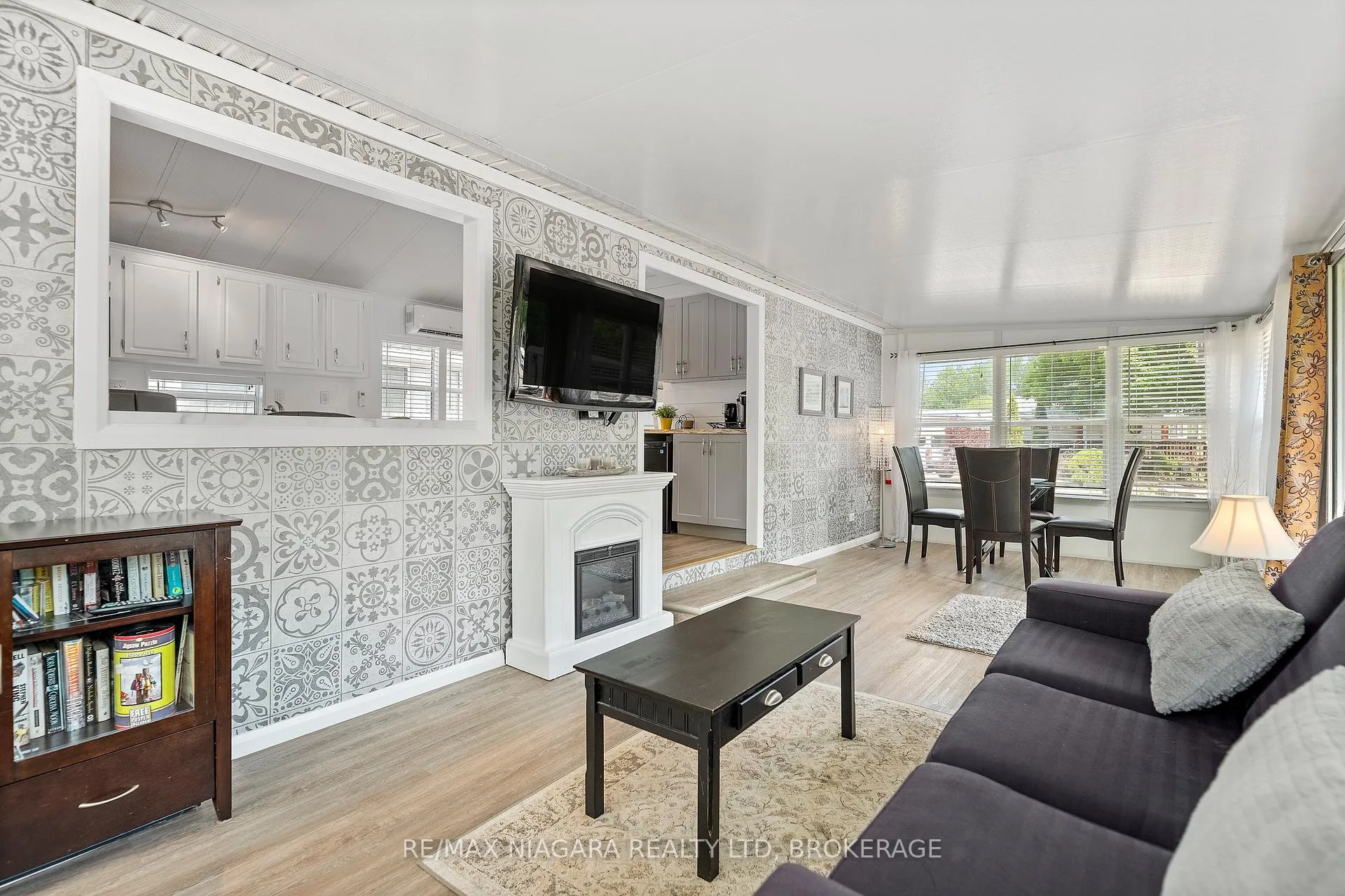 Photo 2 of 28 Mariner Crescent, Port Colborne, Sherkston — HOMEH
