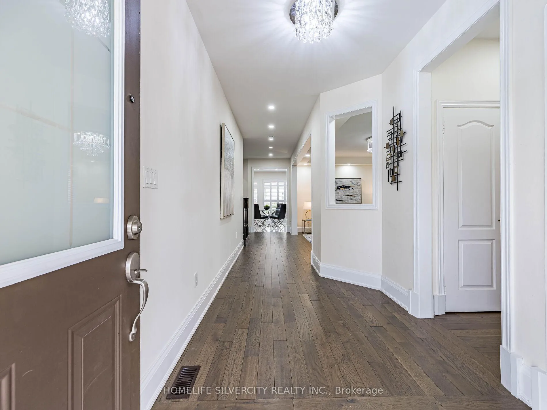 Photo 4 of 16 Cloncurry Street, Brampton, Toronto Gore Rural Estate — HOMEH