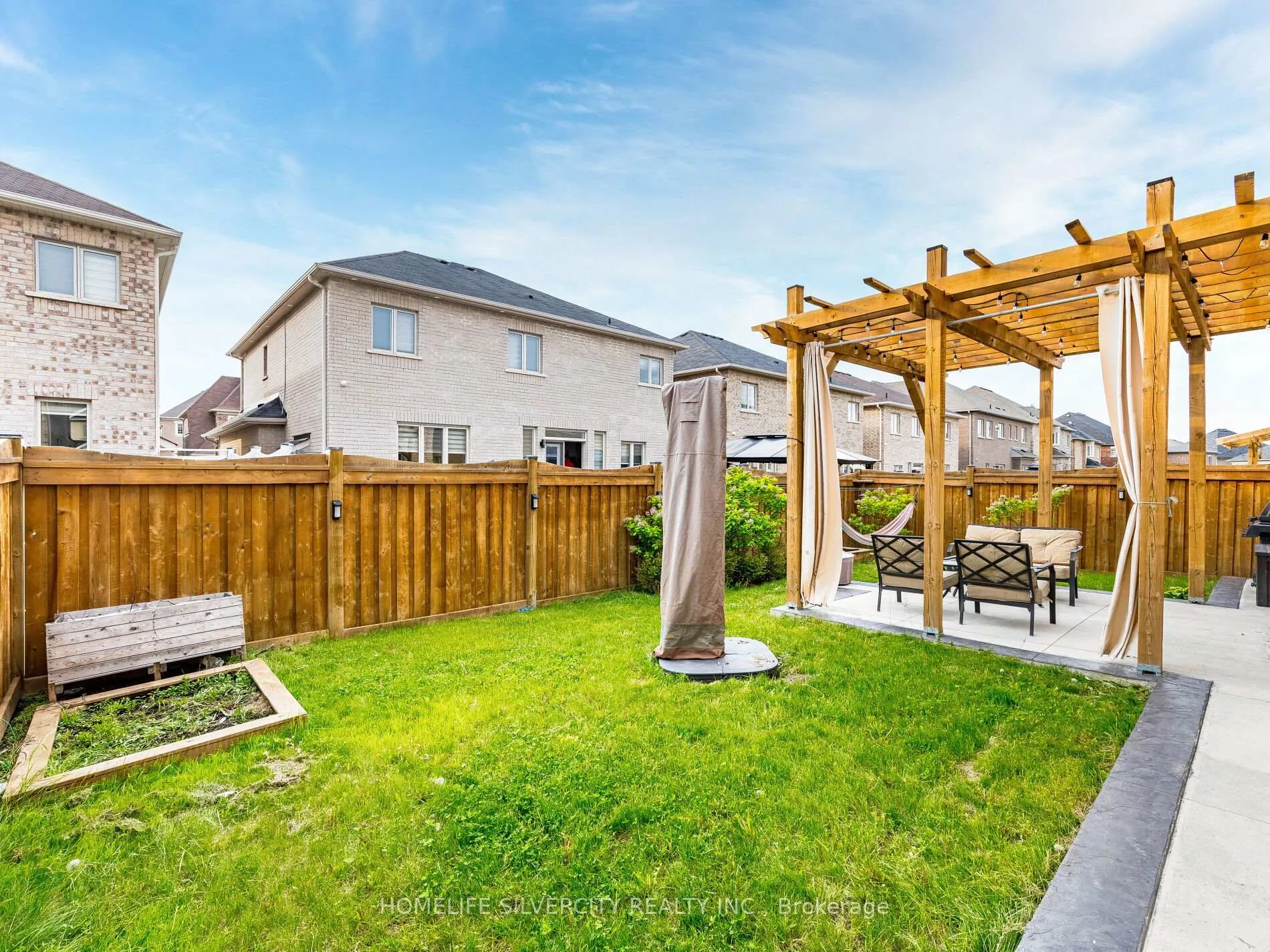 Photo 48 of 16 Cloncurry Street, Brampton, Toronto Gore Rural Estate — HOMEH